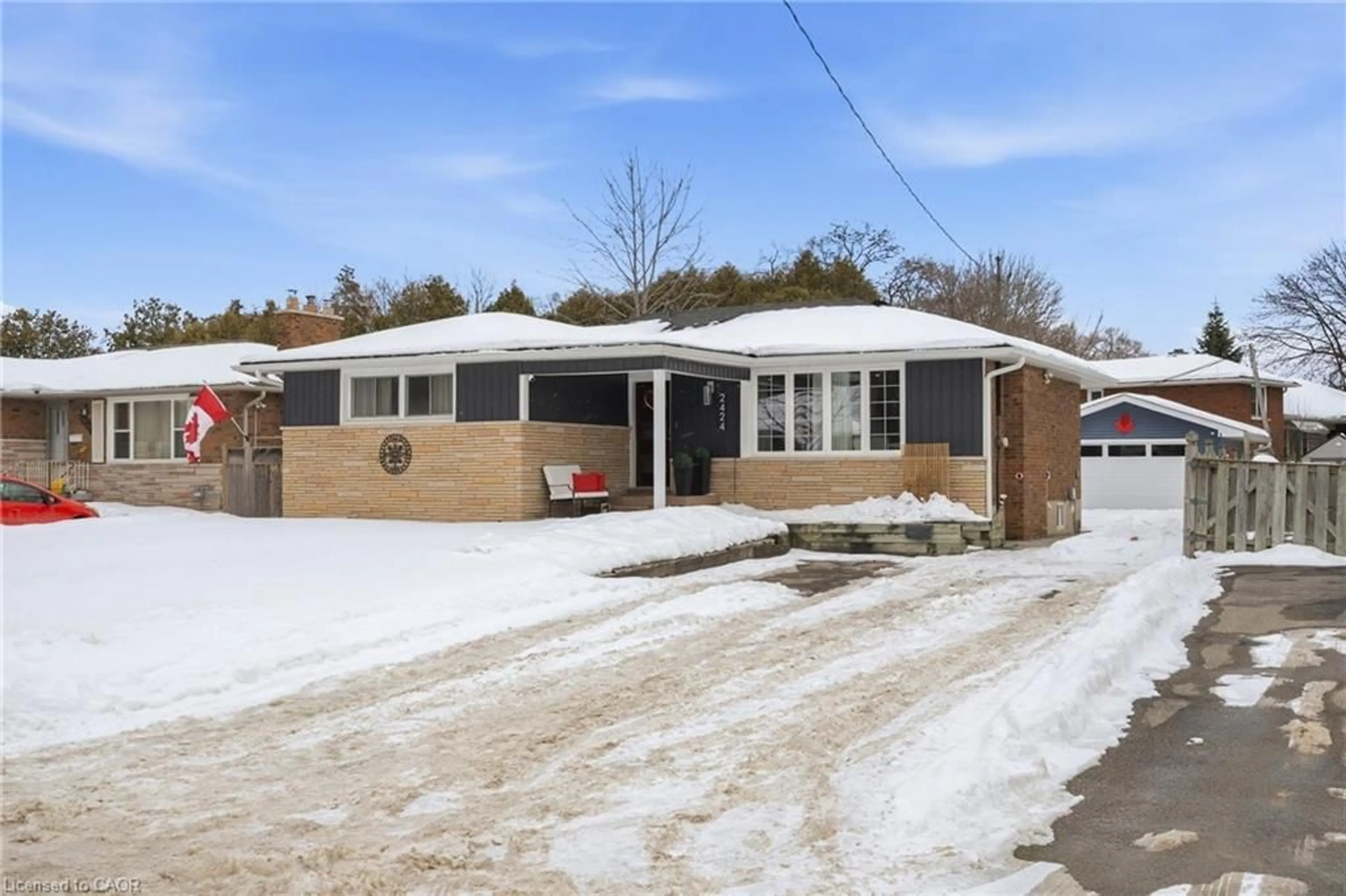 Home with brick exterior material, street for 2424 Eileen Dr, Burlington Ontario L7R 1M8