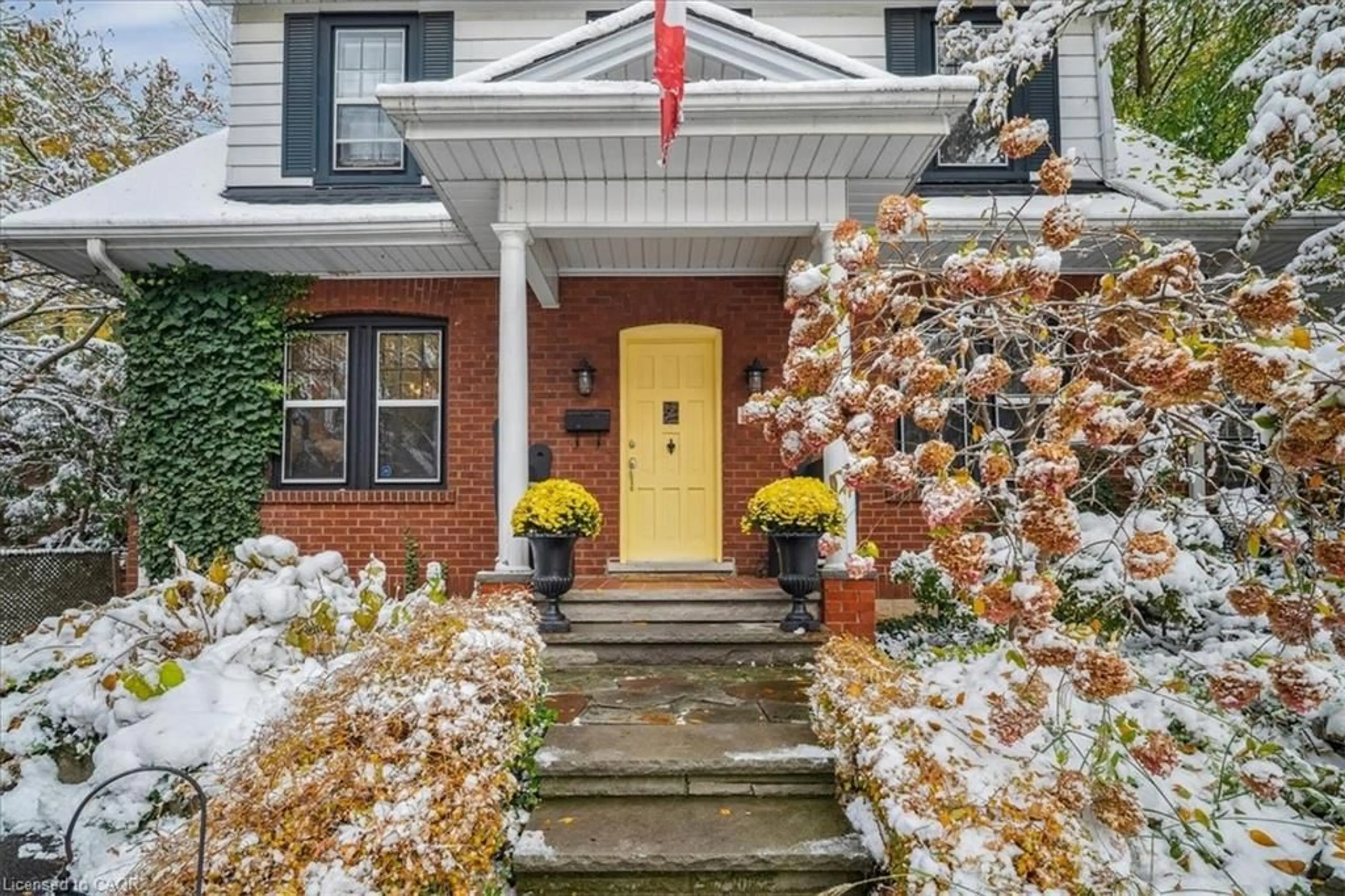 Home with brick exterior material, street for 263 Hart Ave, Burlington Ontario L7N 1P3