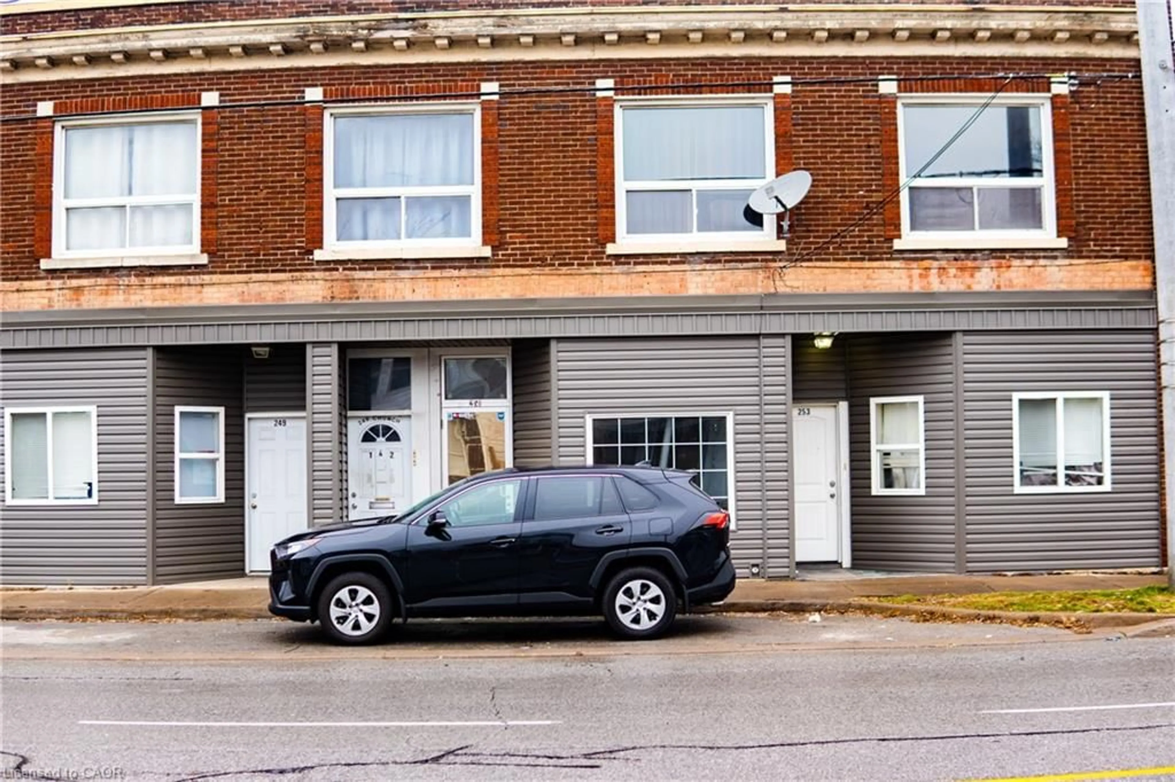 Unknown for 249-253 Church St, St. Catharines Ontario L2R 3E8