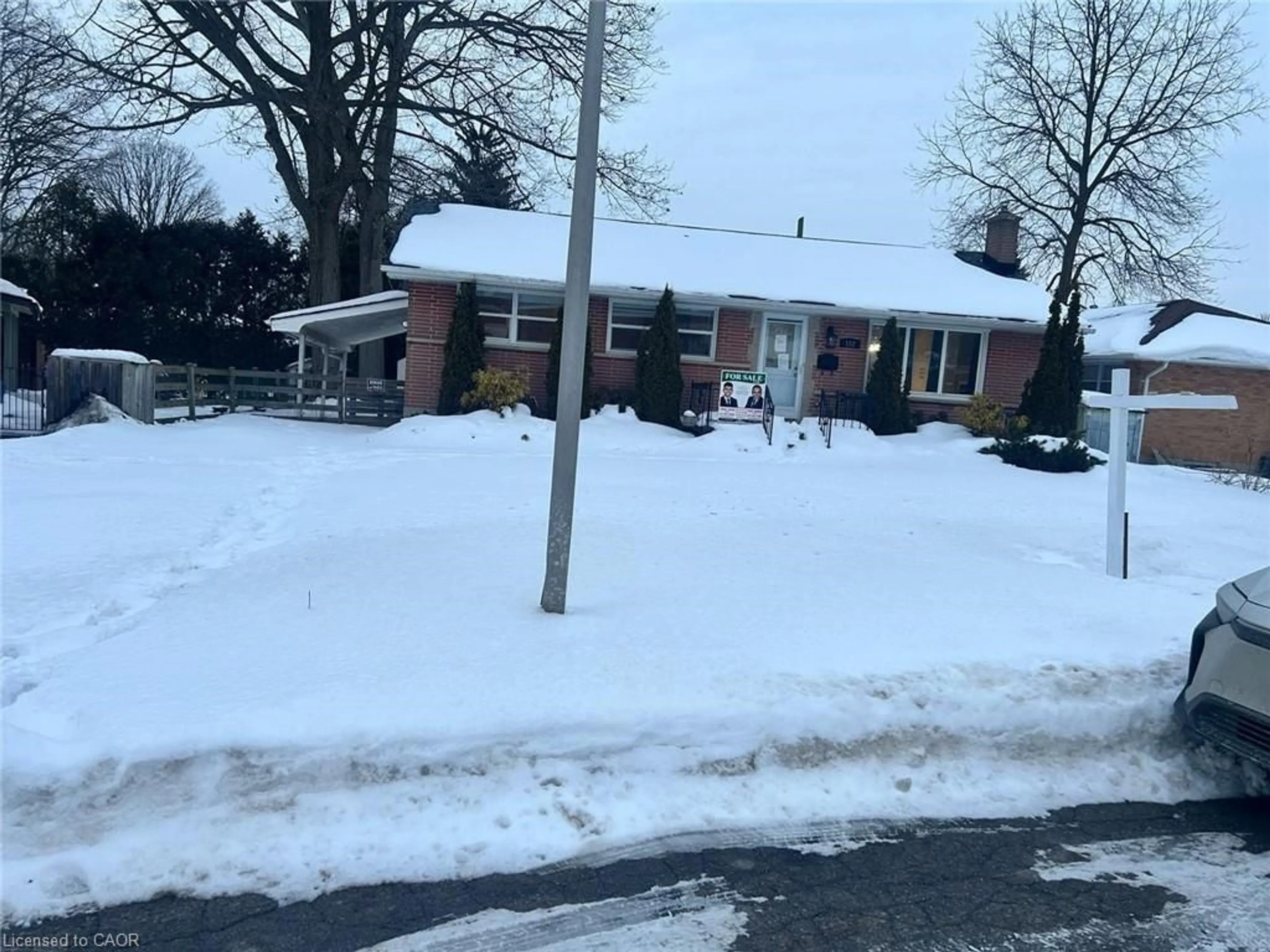 Blurry image for 122 Fundy Ave, London Ontario N5W 1R9
