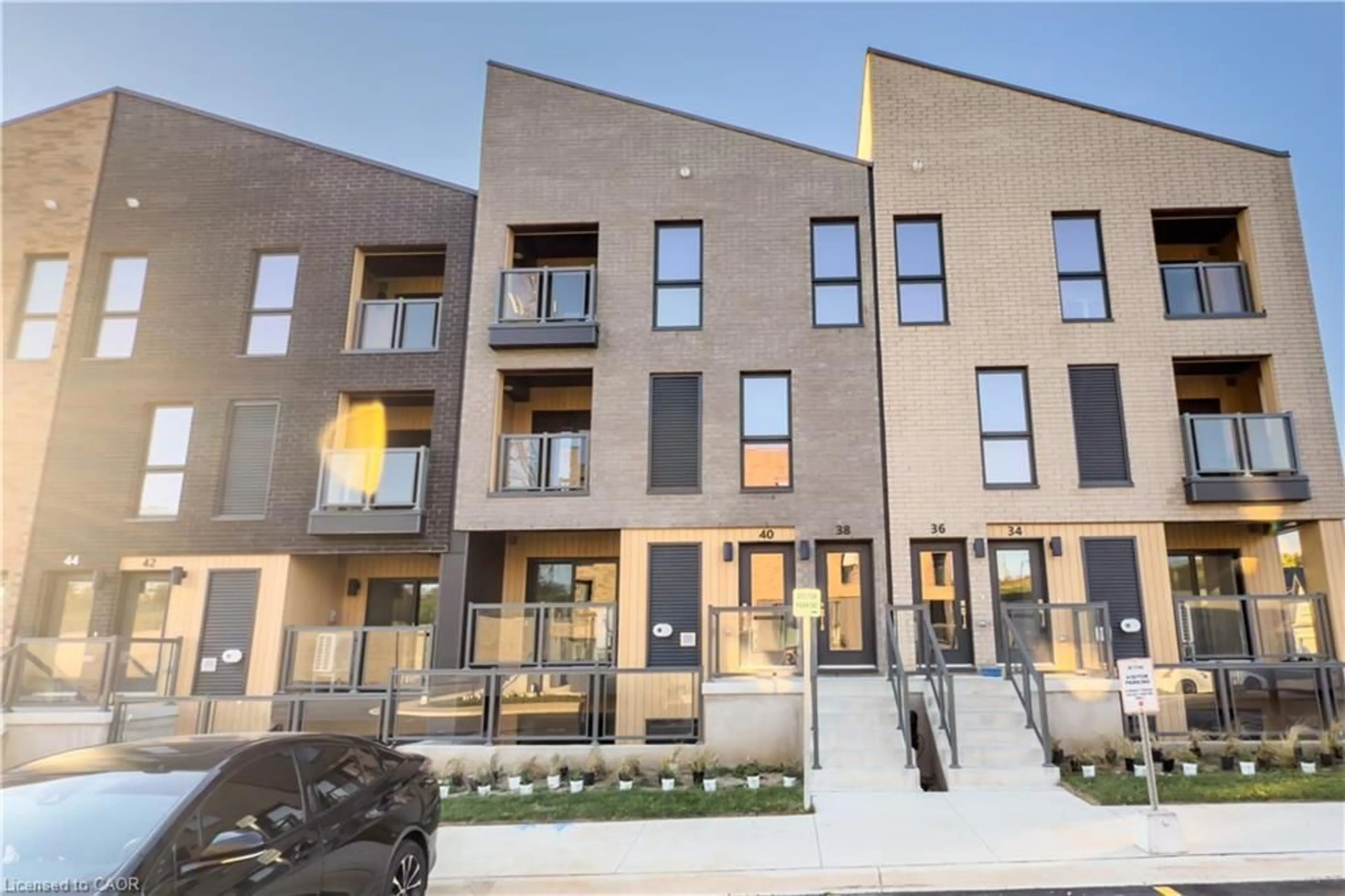 Unknown for 38 Urbane Blvd, Kitchener Ontario N2E 0H8