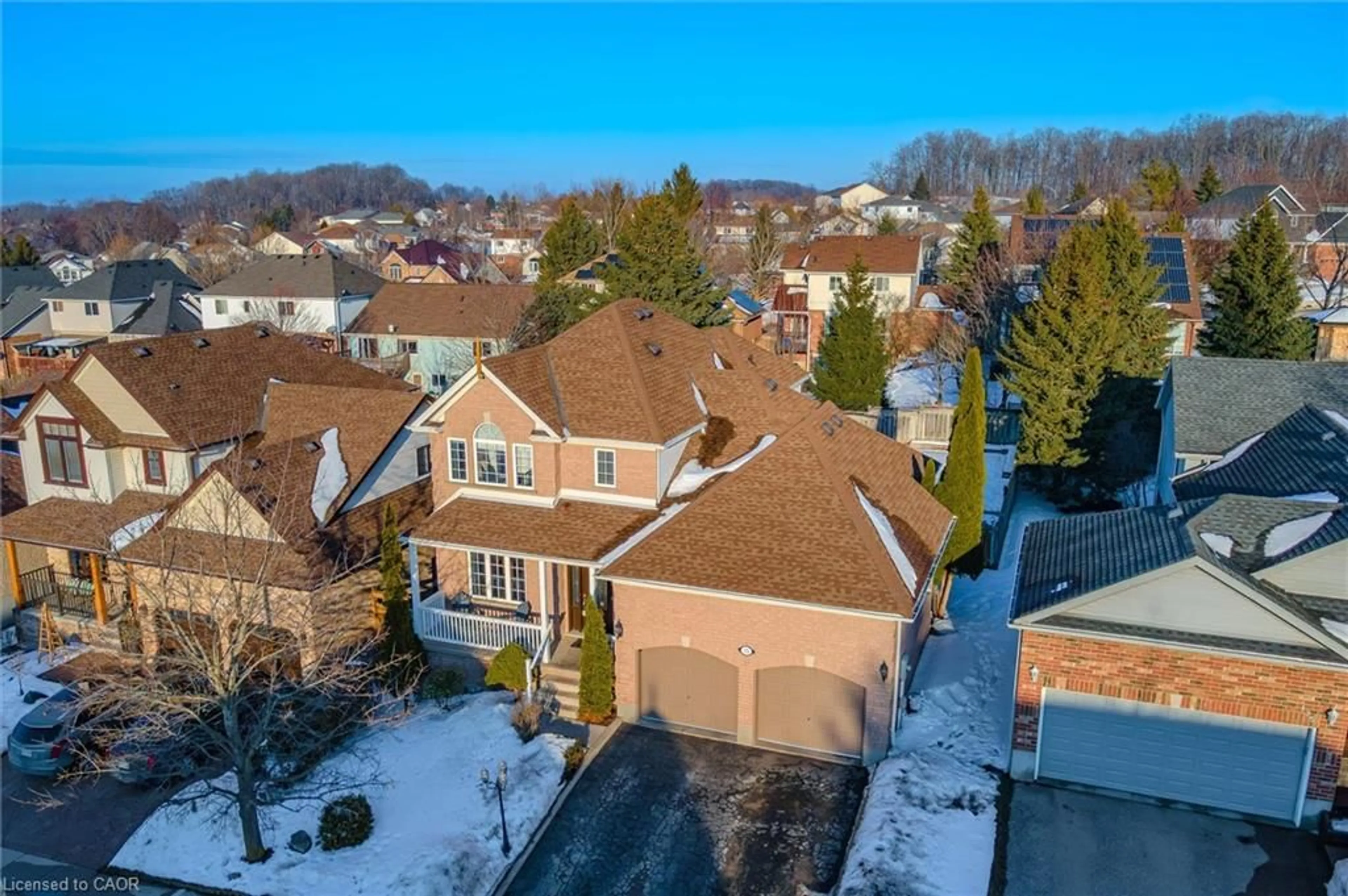 A pic from outside/outdoor area/front of a property/back of a property/a pic from drone, street for 171 Endeavour Dr, Cambridge Ontario N3C 4C9