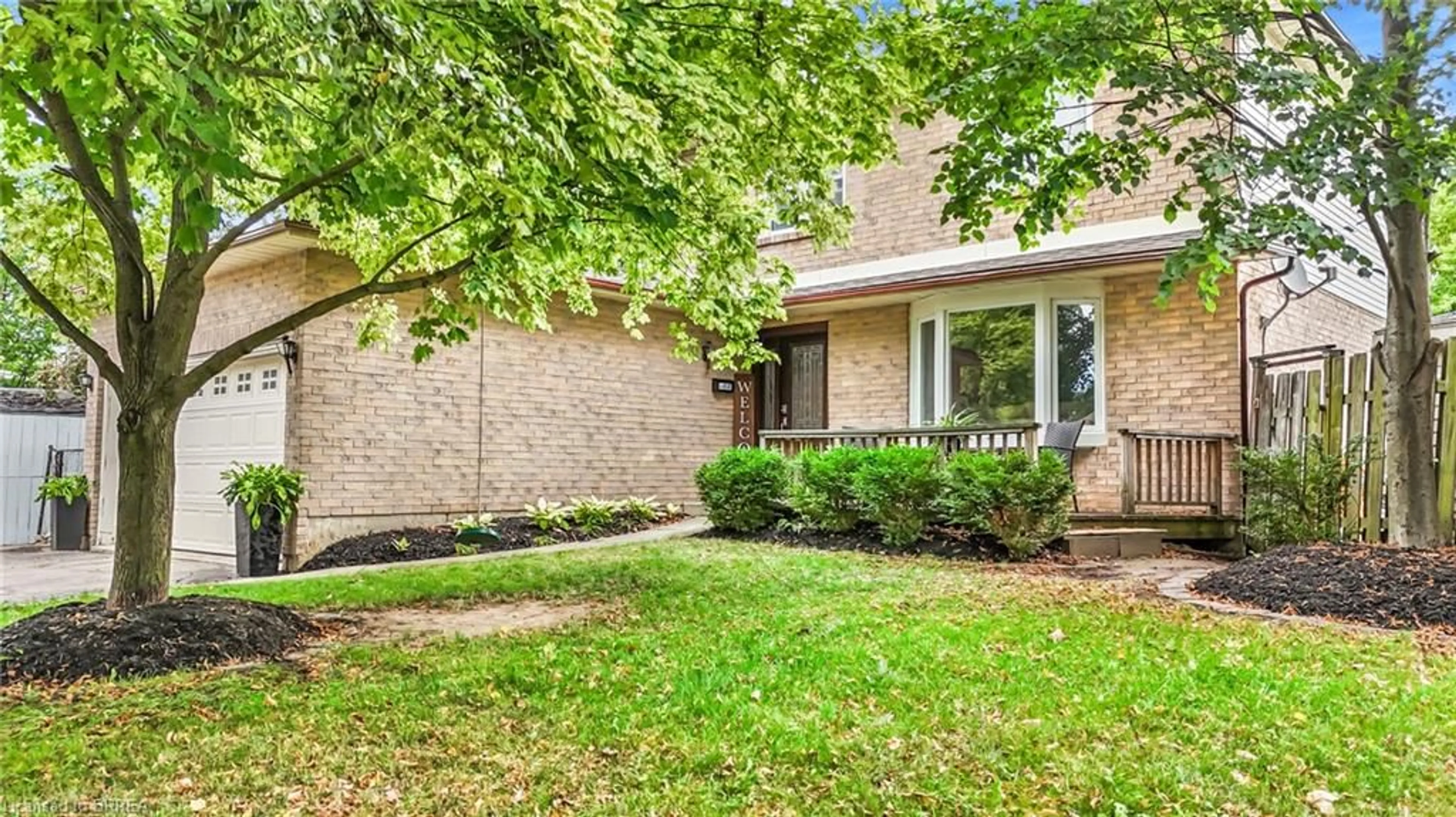 Home with brick exterior material, street for 37 Rose Crt, Paris Ontario N3L 3T9