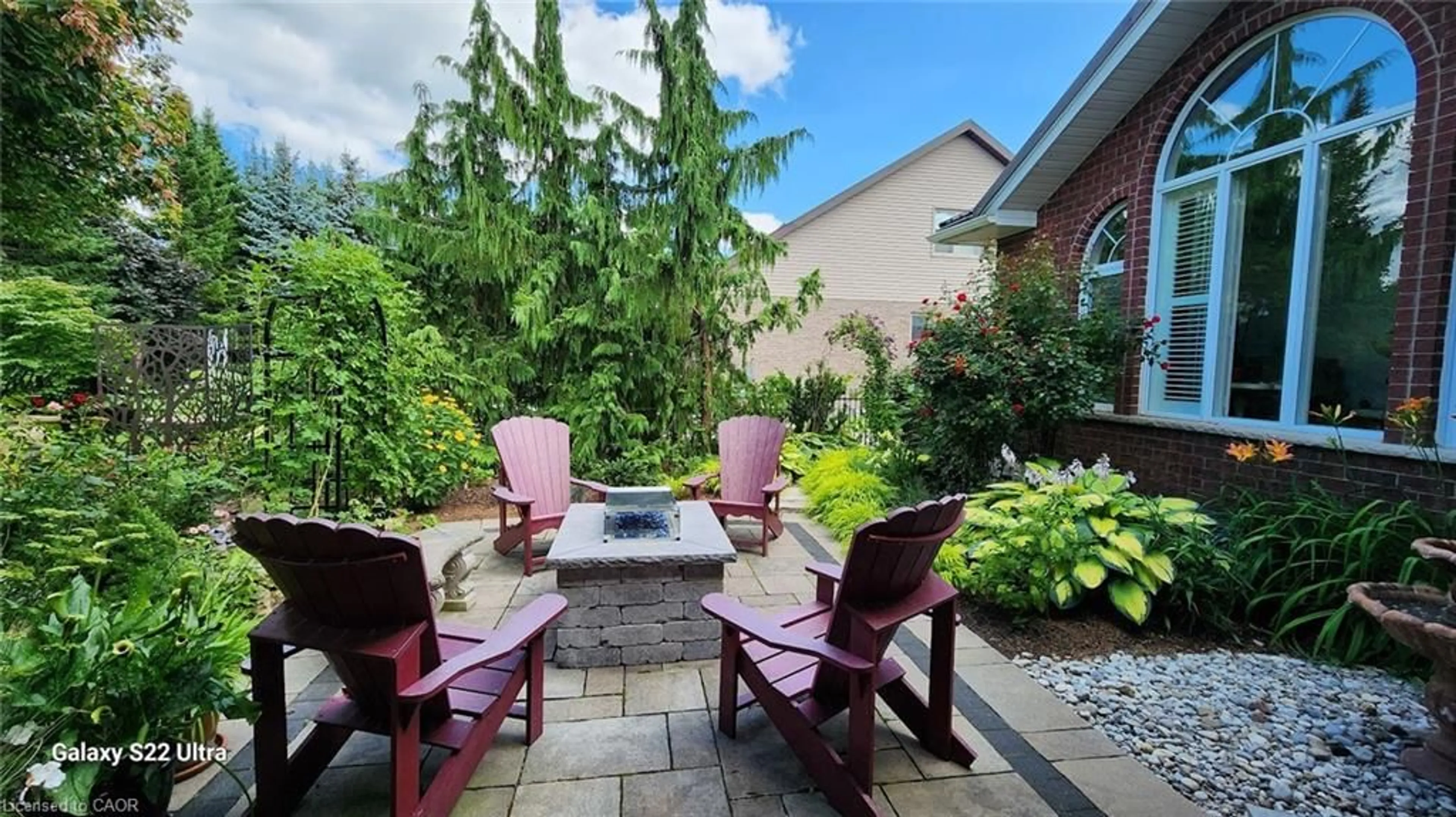 Patio, street for 99 Keating Dr, Elora Ontario N0B 1S0
