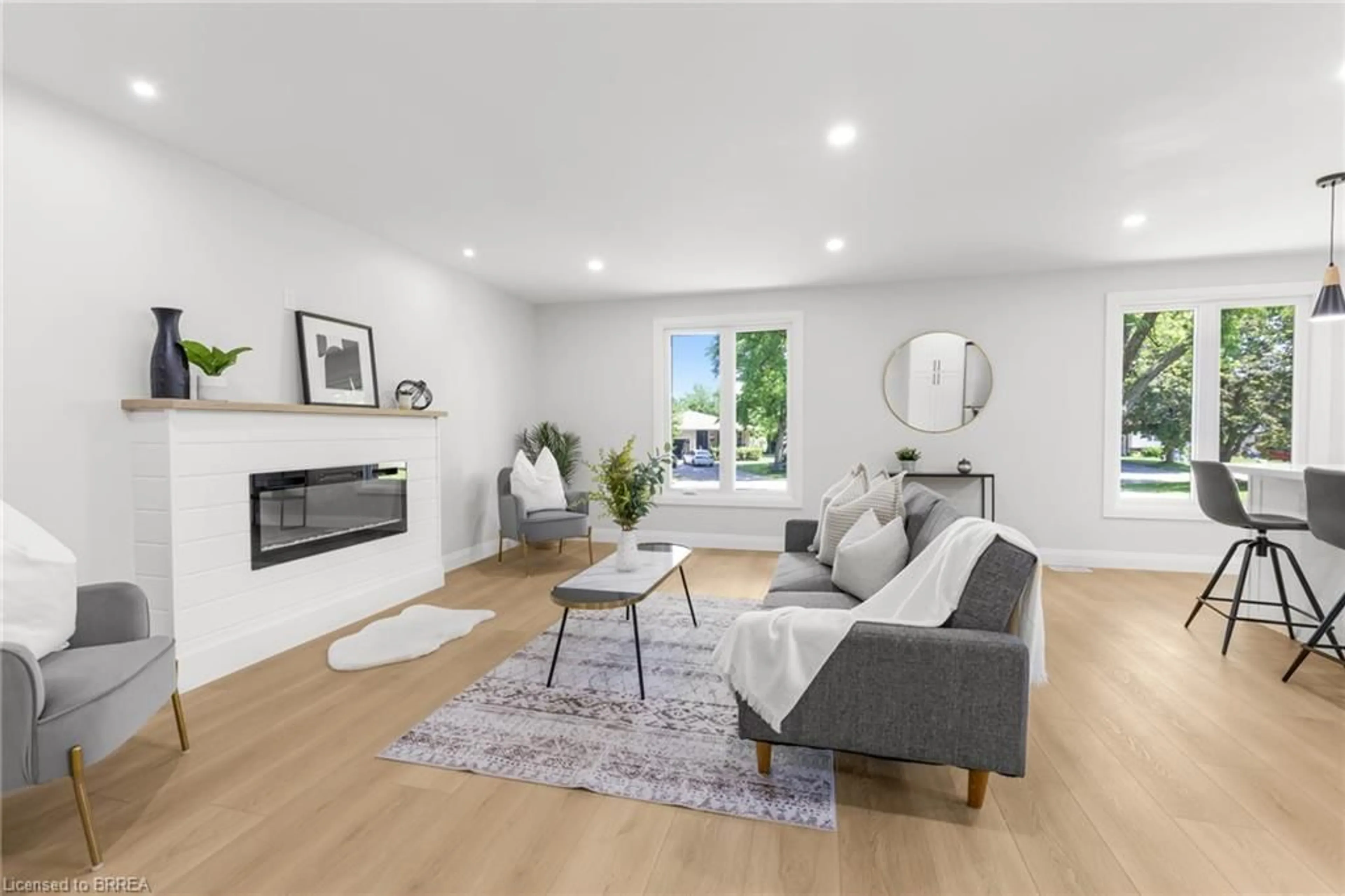 Living room with furniture, unknown for 9 Ventnor Crt, Brantford Ontario N3R 6L8