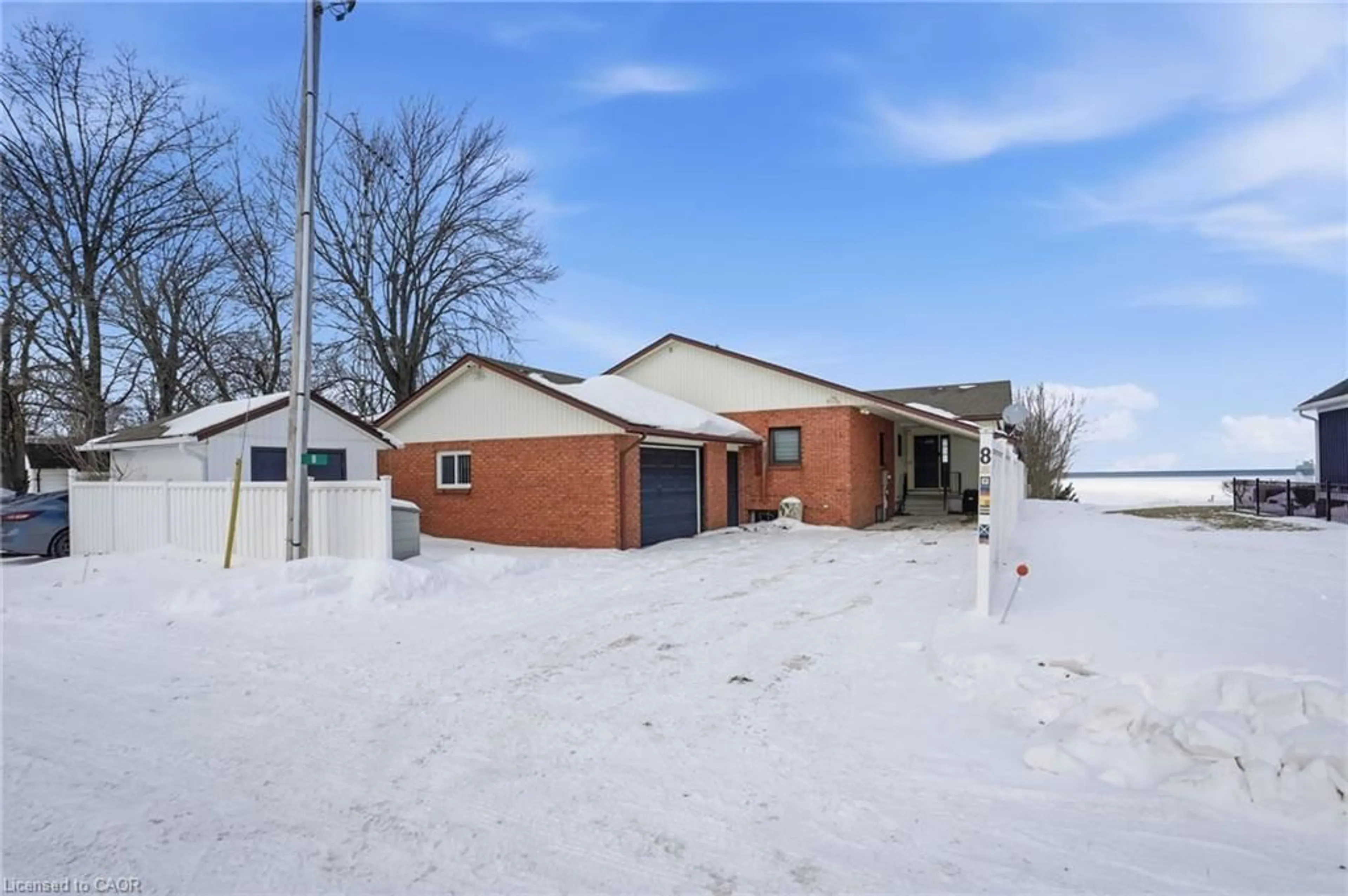 A pic from outside/outdoor area/front of a property/back of a property/a pic from drone, building for 8 Firelane 14d Rd, Niagara-on-the-Lake Ontario L0S 1J0