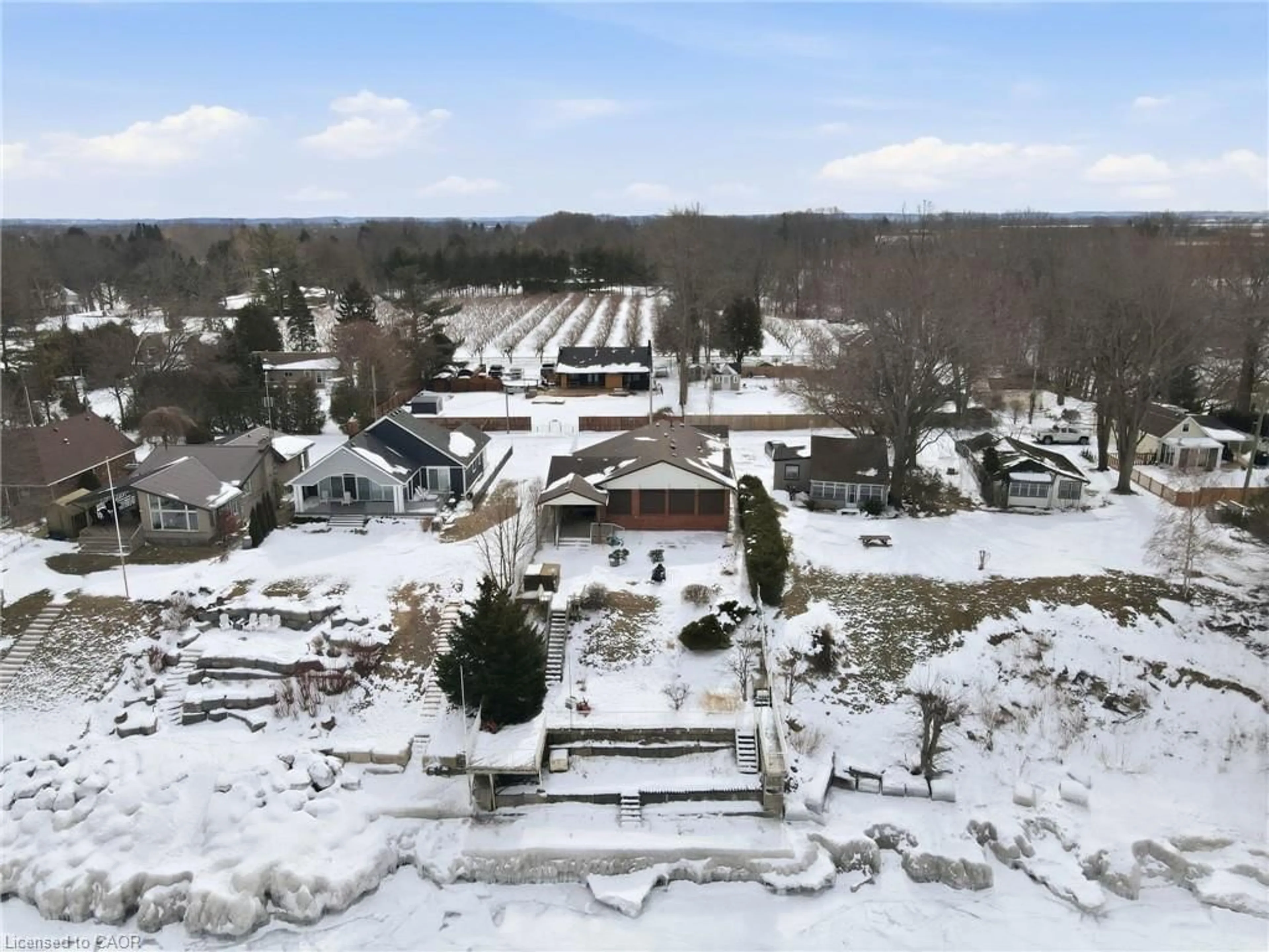 A pic from outside/outdoor area/front of a property/back of a property/a pic from drone, mountain view for 8 Firelane 14d Rd, Niagara-on-the-Lake Ontario L0S 1J0