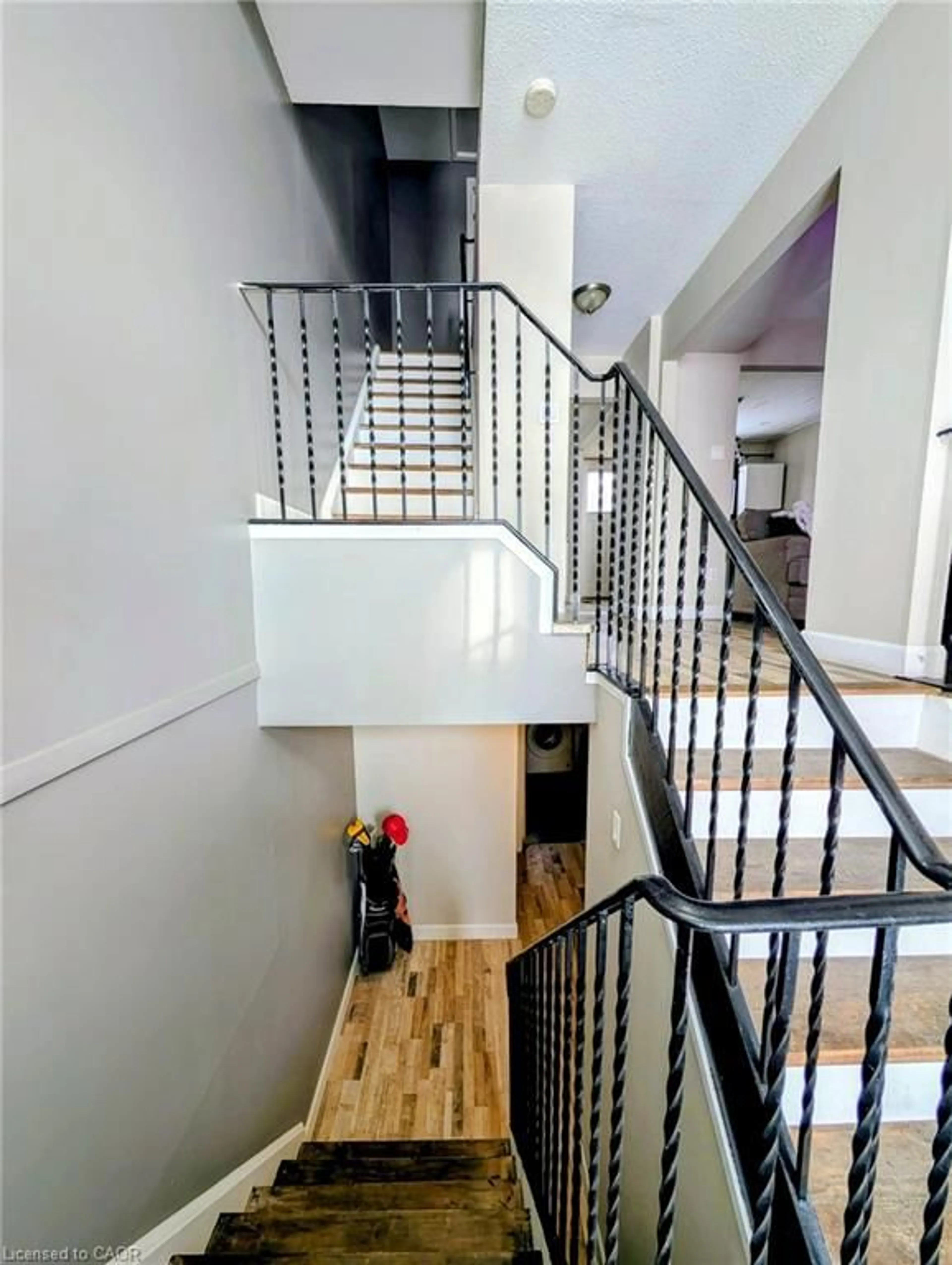 Stairs for 105 Main St, Dunnville Ontario N1A 3C8