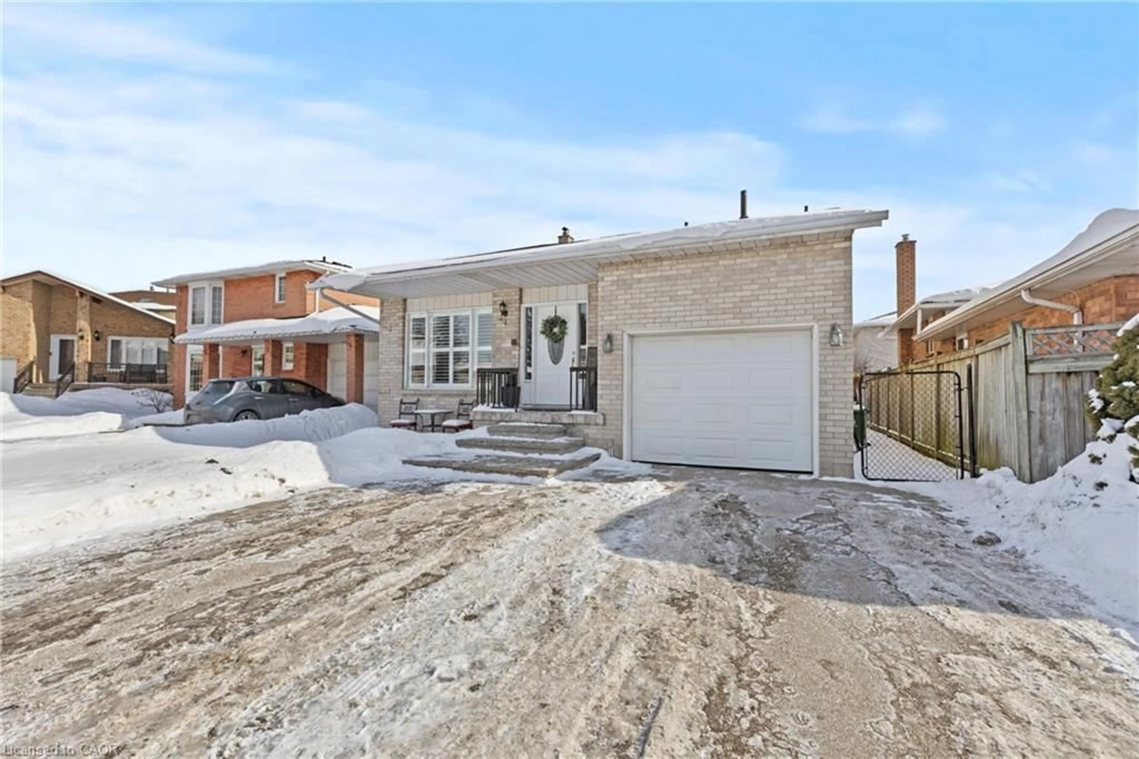 Home with brick exterior material, street for 27 Barbara Crt, Hamilton Ontario L8W 2M1