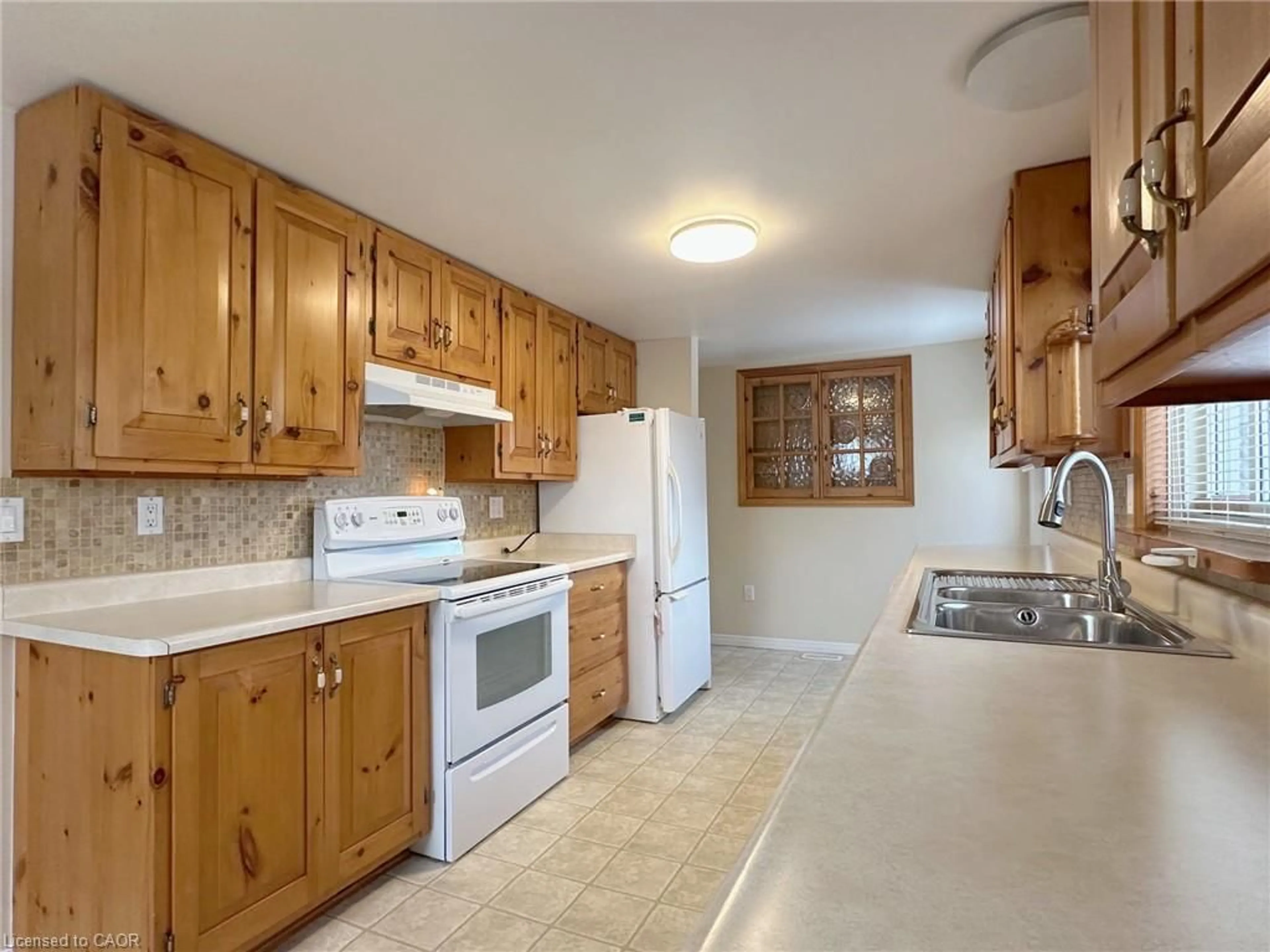 Standard kitchen, ceramic/tile floor for 220 Regent Ave, Port Dover Ontario N0A 1N0