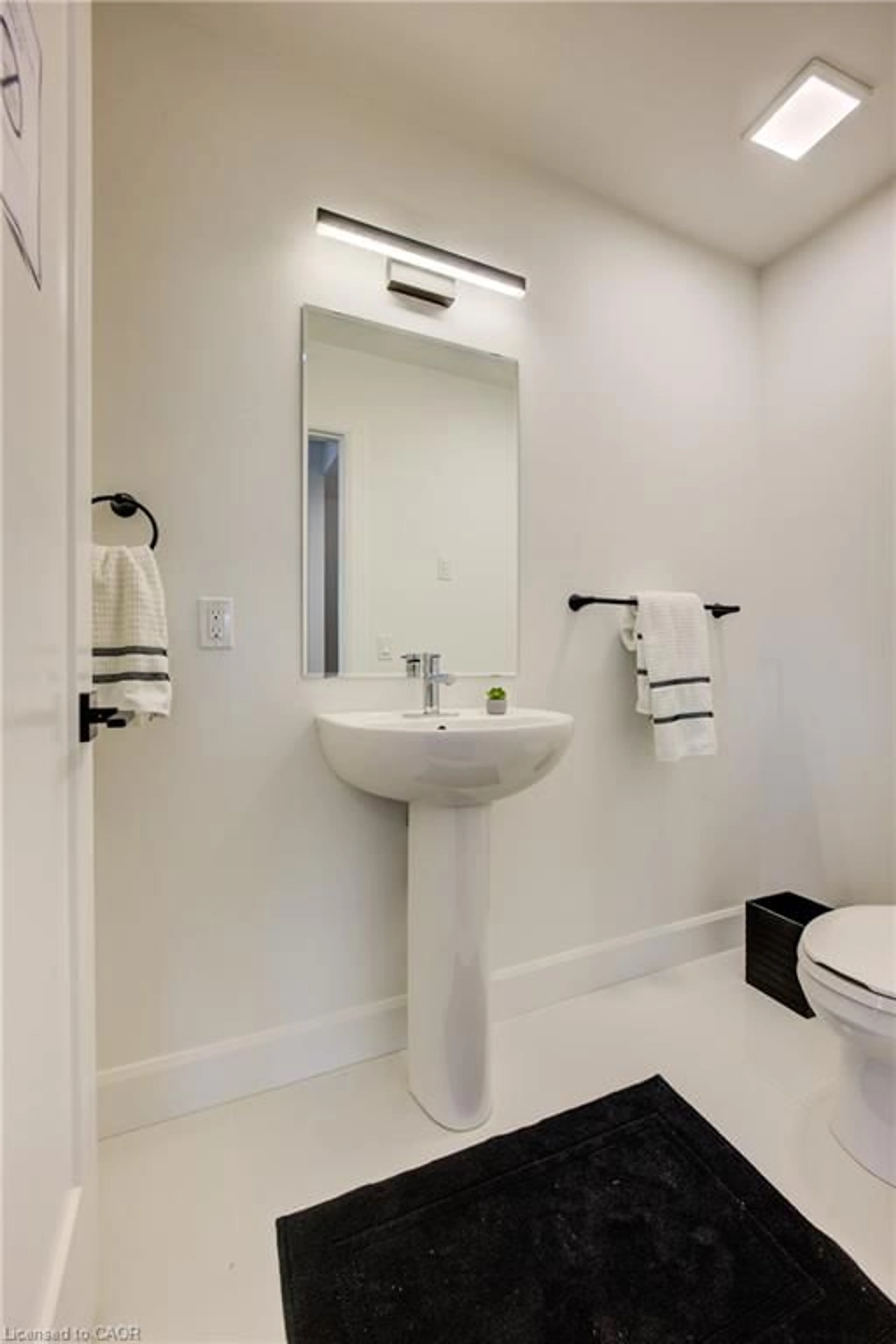 Standard bathroom, unknown for 132 Woolwich St #215, Kitchener Ontario N2K 0H9