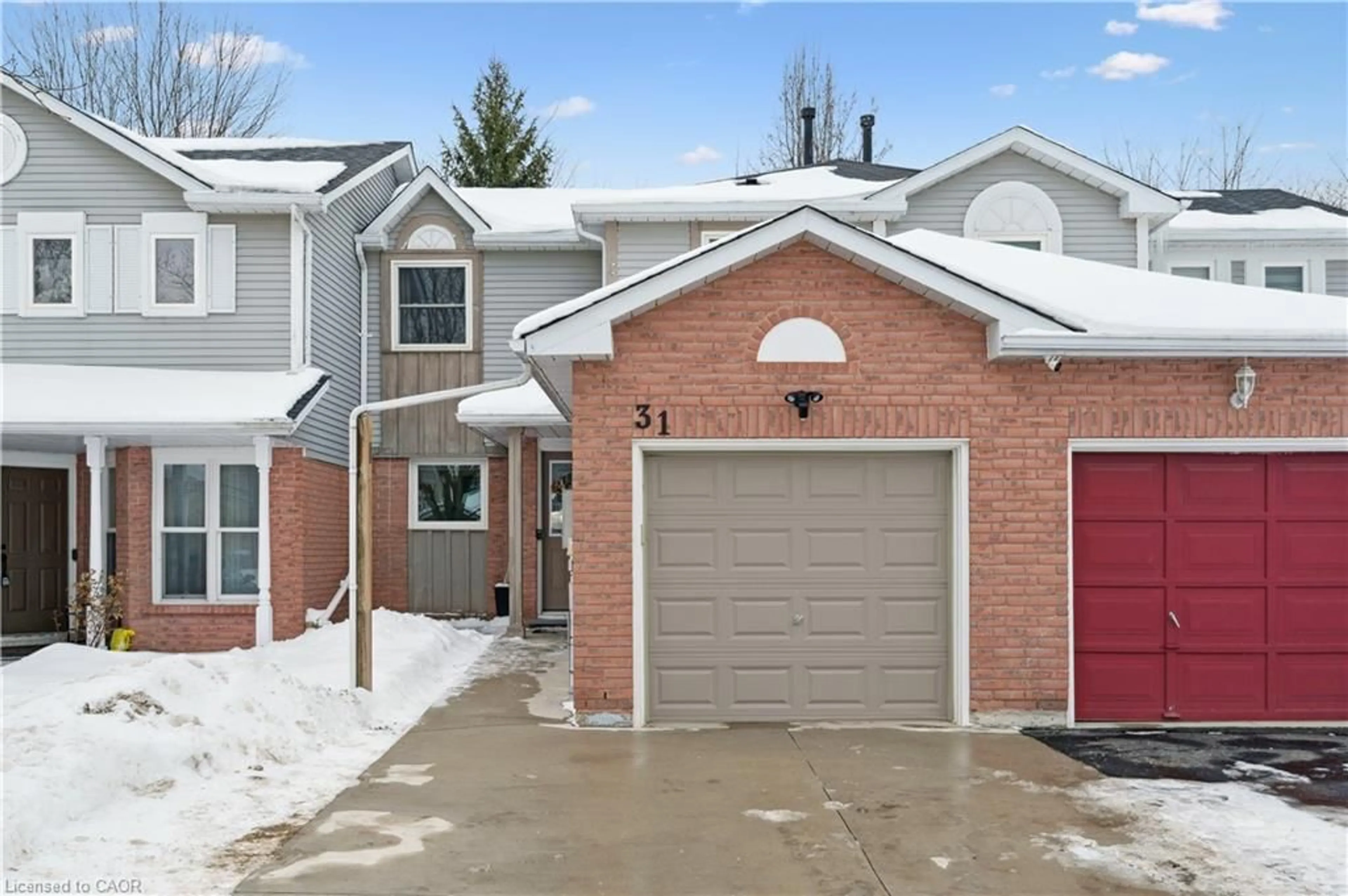 Home with brick exterior material, street for 31 Middlemiss Cres, Cambridge Ontario N1T 1R5