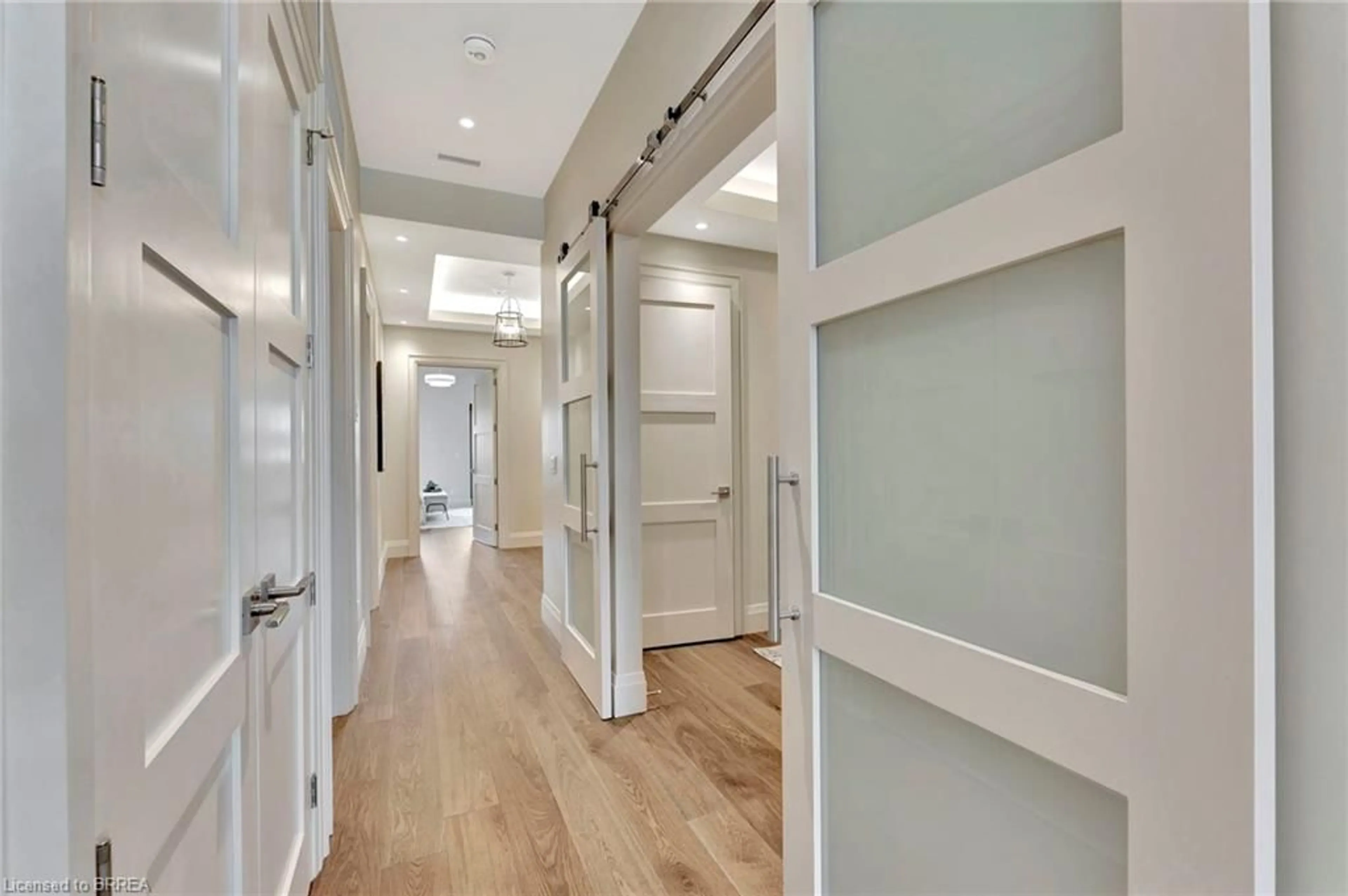 Indoor entryway for 7 Grand River St, Paris Ontario N3L 2L9