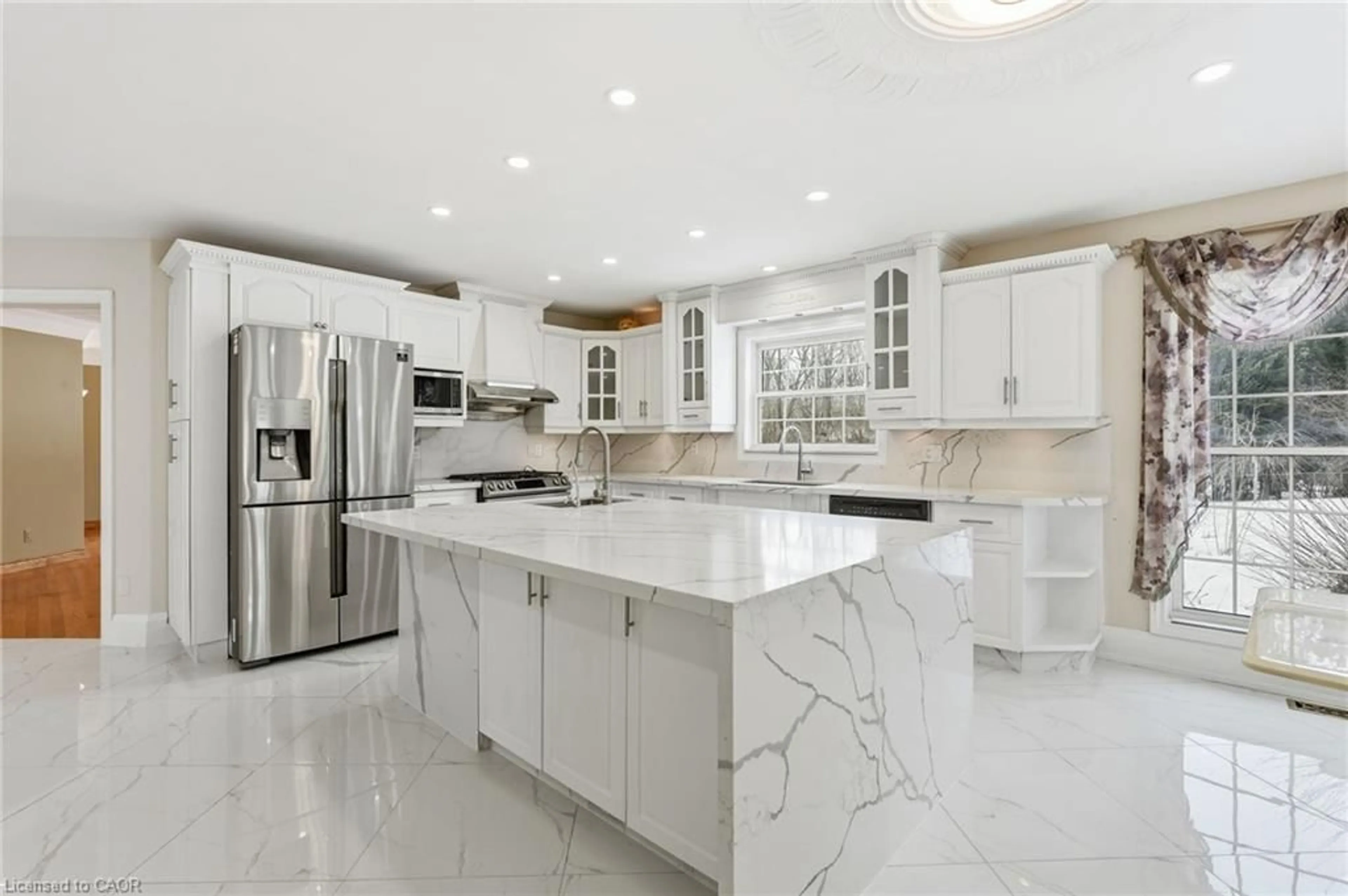 Contemporary kitchen, ceramic/tile floor for 15 Royal York Crt, St. George Ontario N0E 1N0