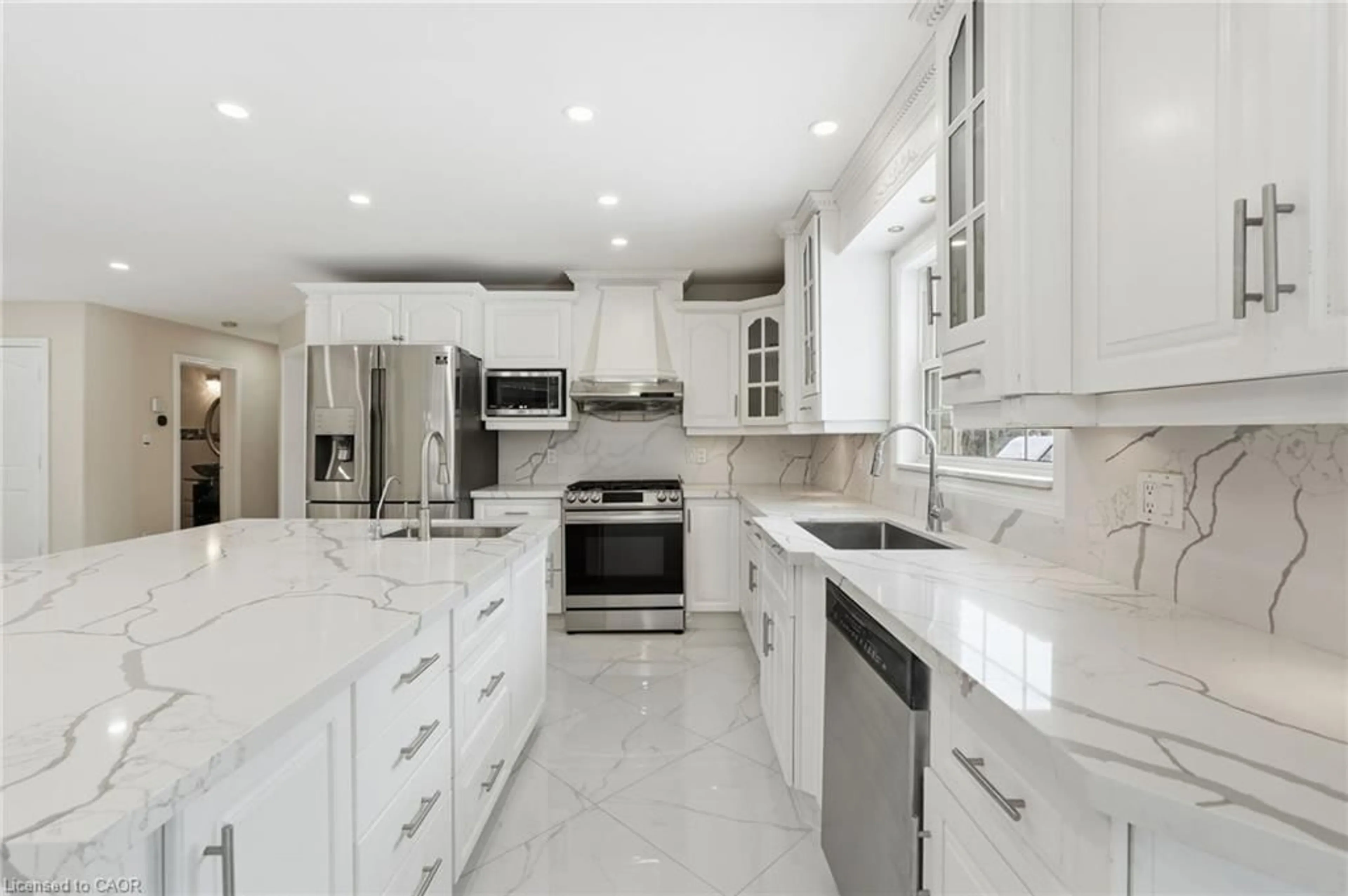 Contemporary kitchen, ceramic/tile floor for 15 Royal York Crt, St. George Ontario N0E 1N0