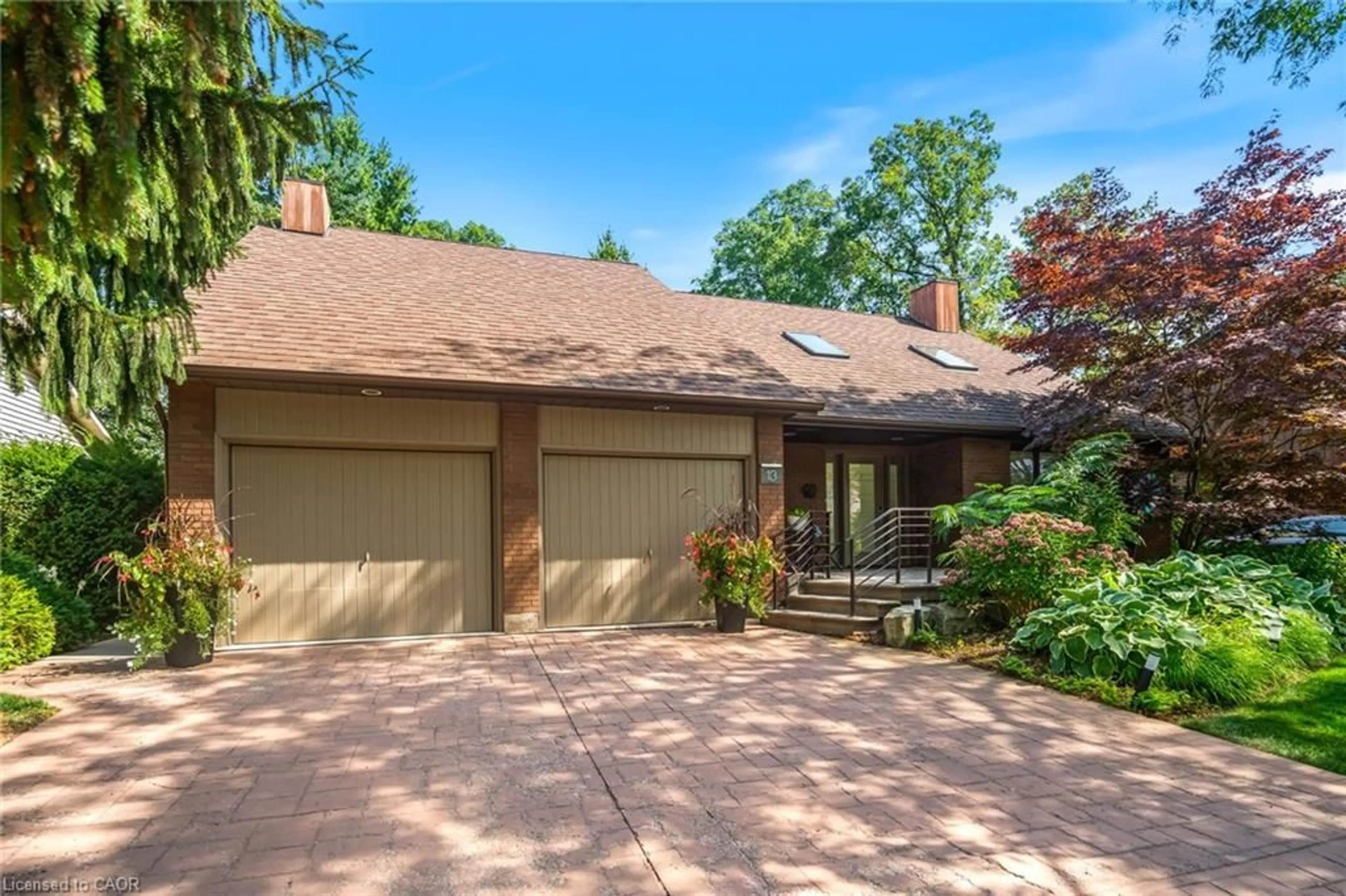 Home with brick exterior material, street for 13 Oak Dr, Niagara-on-the-Lake Ontario L0S 1J0