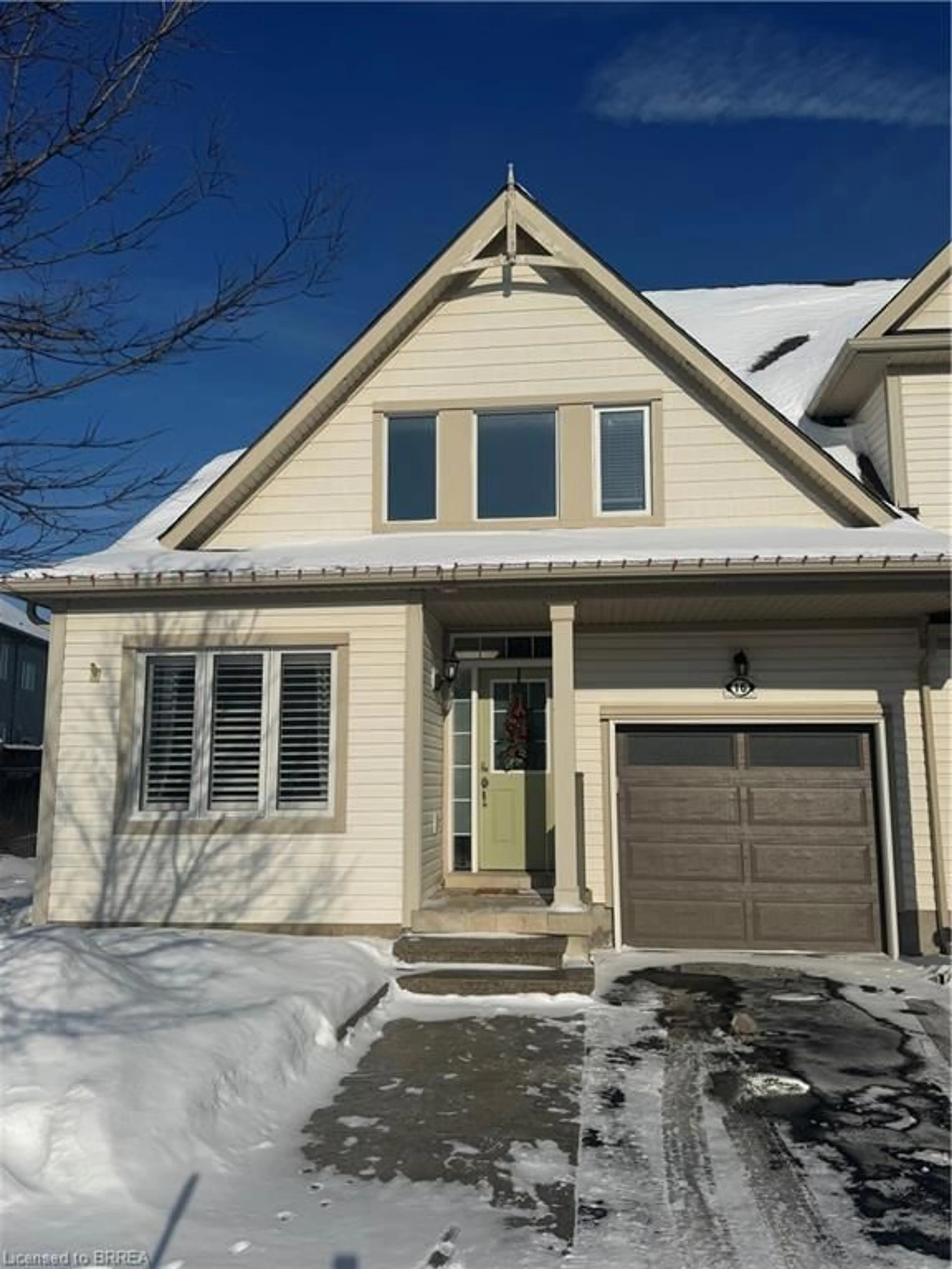 Home with vinyl exterior material, street for 16 Dwyer Crt, Brantford Ontario N3T 0G8