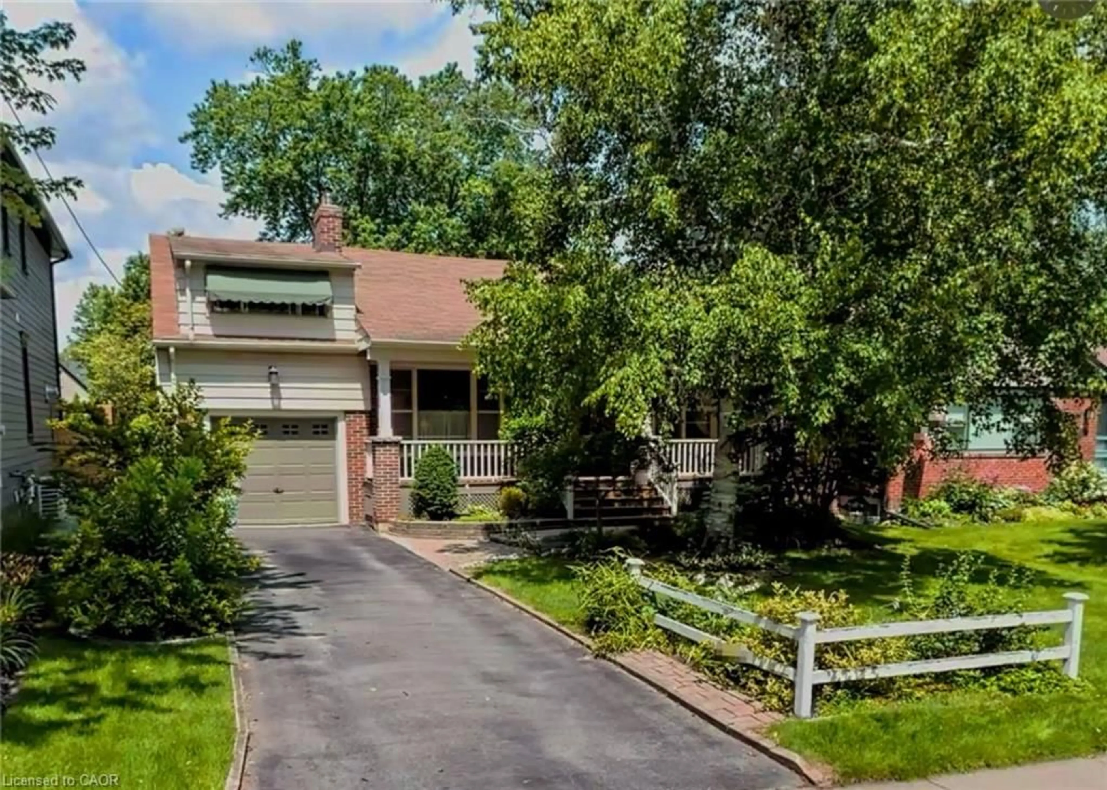 Home with brick exterior material, street for 74 Wanita Rd, Mississauga Ontario L5G 1B6