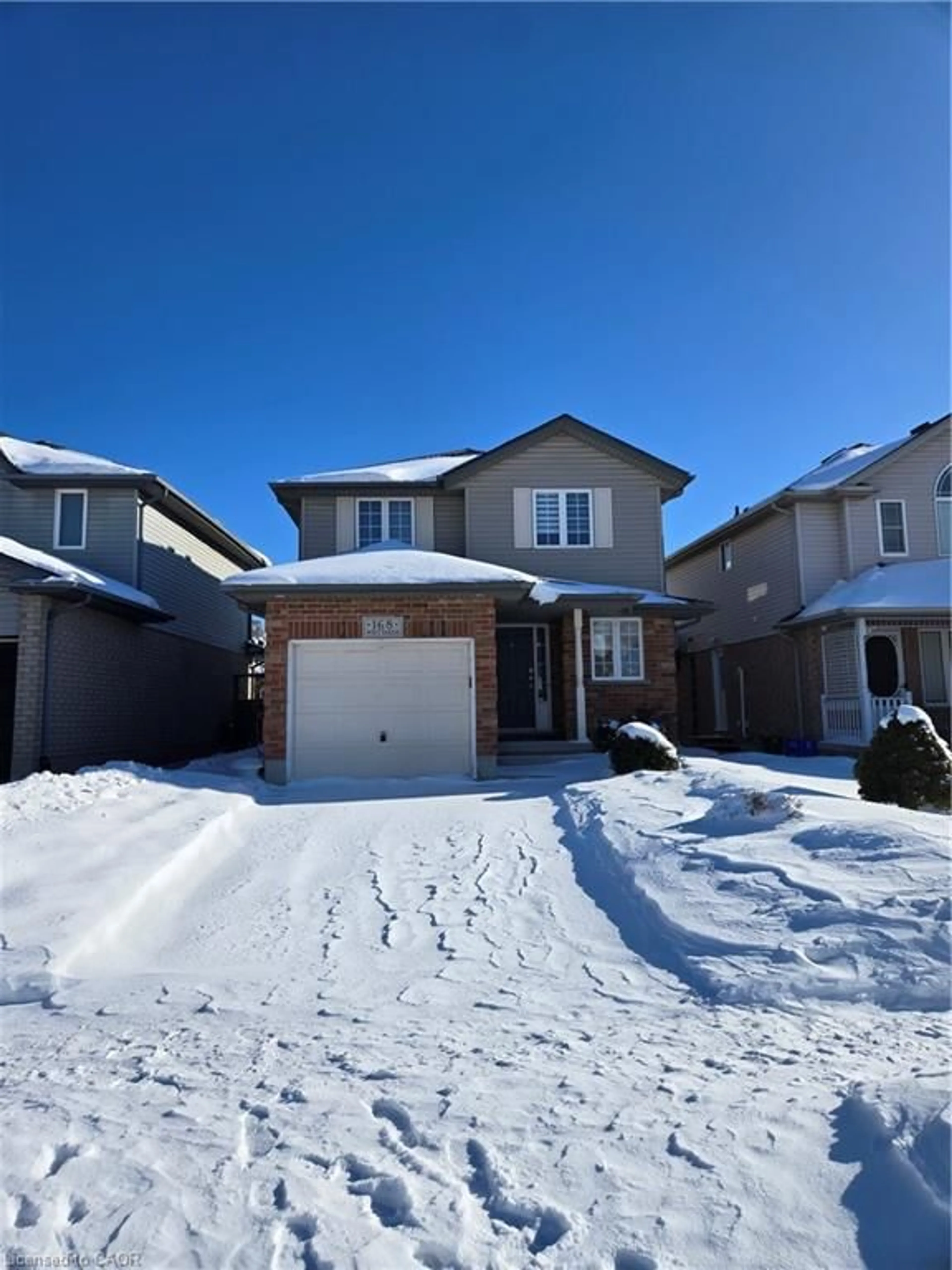 A pic from outside/outdoor area/front of a property/back of a property/a pic from drone, street for 168 Whittaker Cres, Cambridge Ontario N1T 1Y8