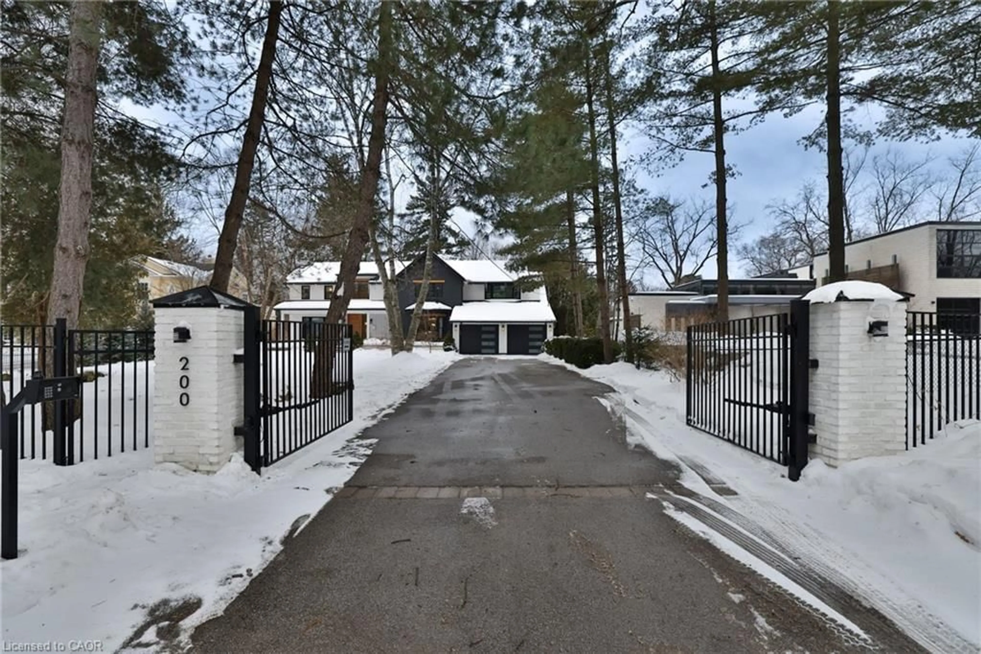 Unknown for 200 Chartwell Rd, Oakville Ontario L6J 3Z8