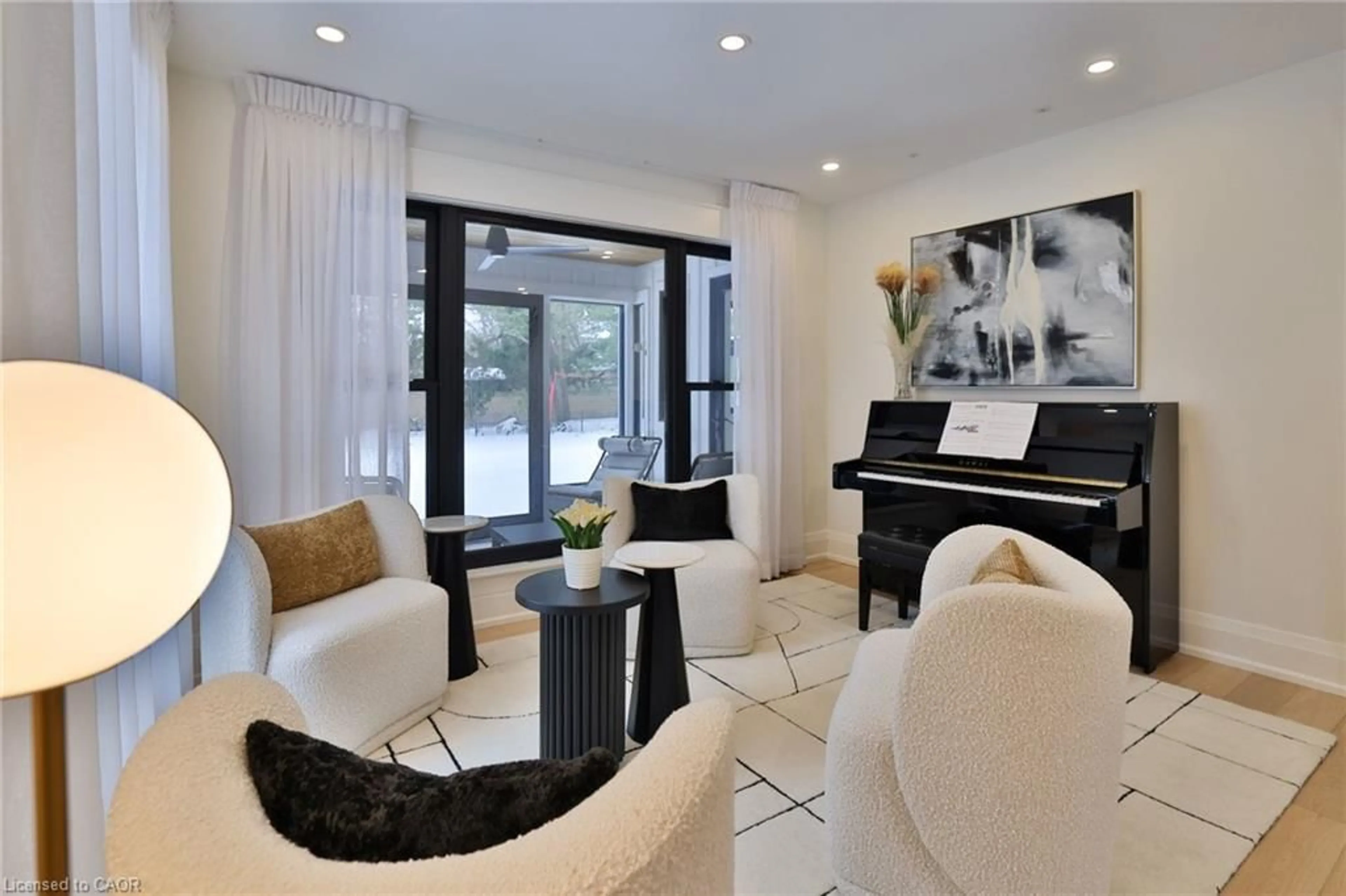 Living room with furniture, ceramic/tile floor for 200 Chartwell Rd, Oakville Ontario L6J 3Z8