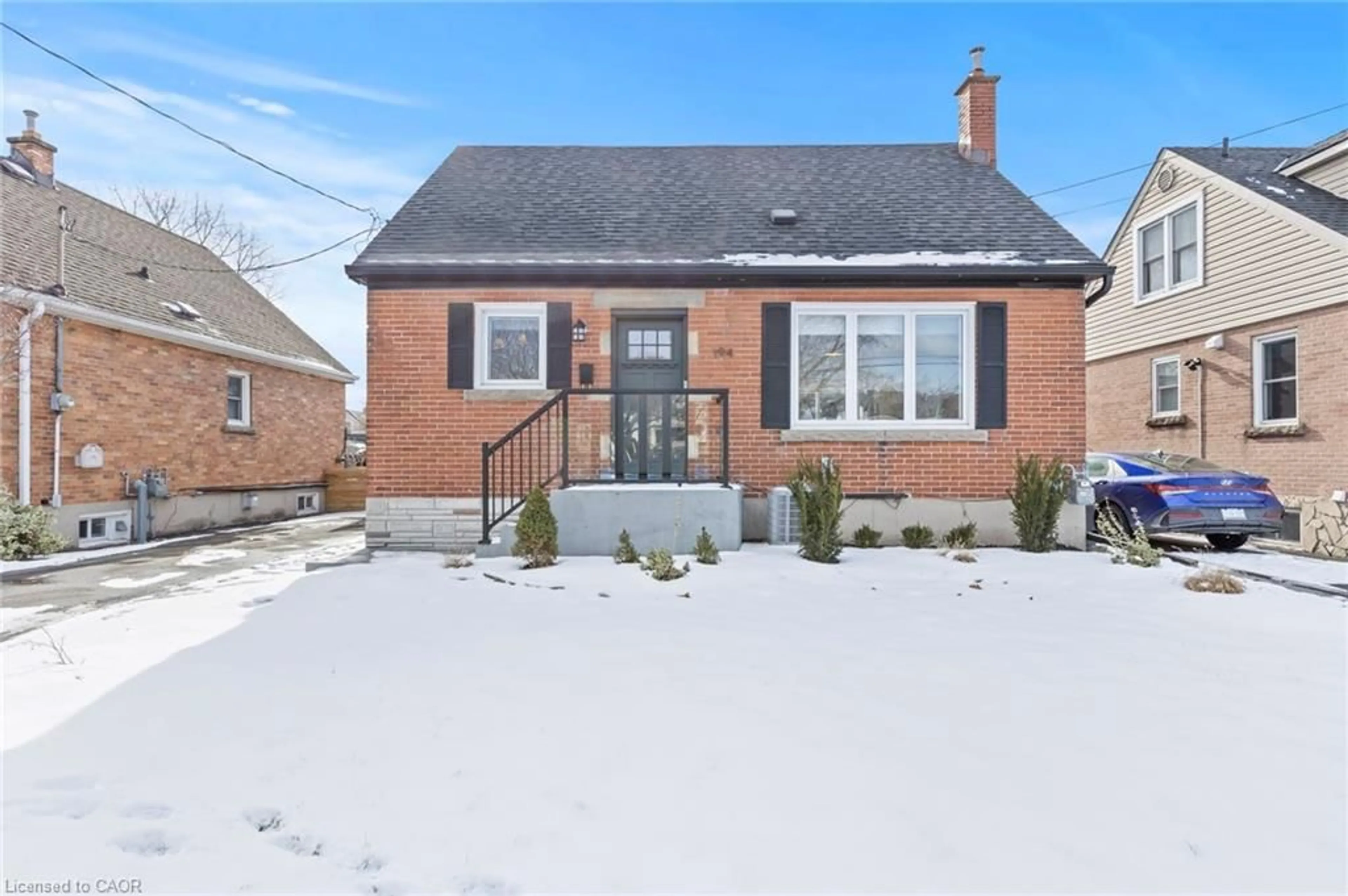Home with brick exterior material, street for 194 Crockett St, Hamilton Ontario L8V 1H2