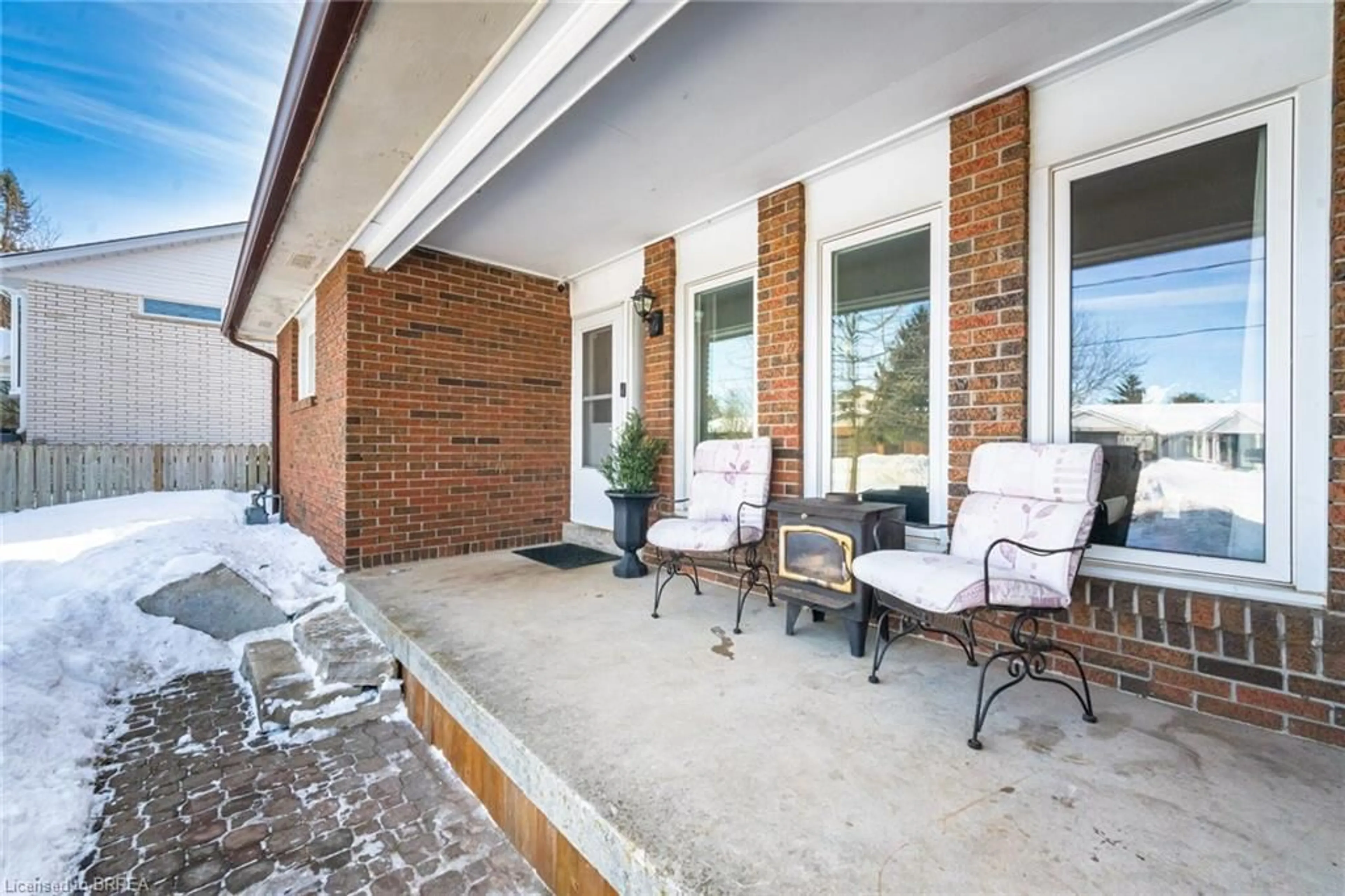 Patio, street for 245 Queen St, Rockwood Ontario N0B 2K0