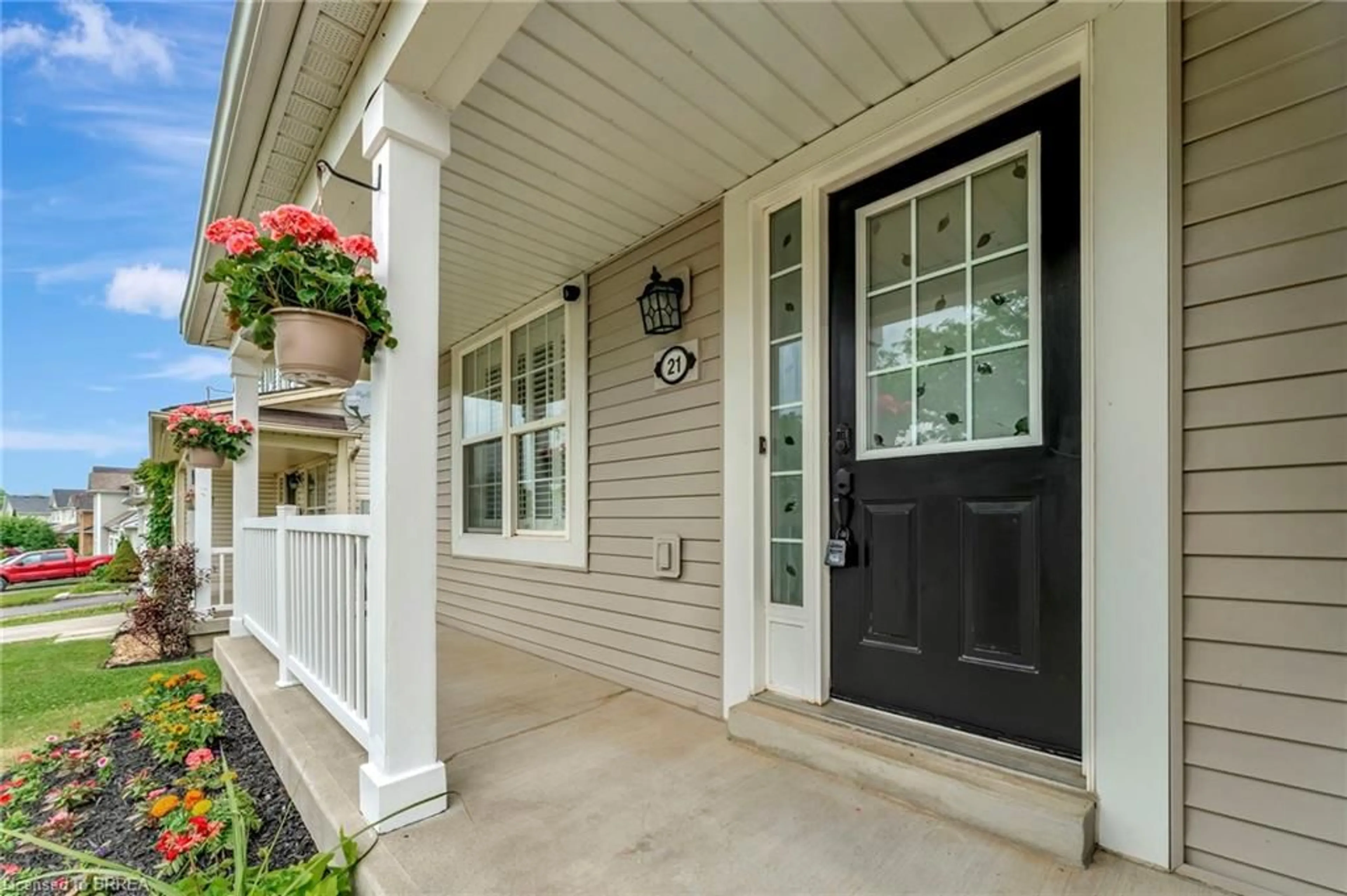 Indoor entryway for 21 Mavin St, Brantford Ontario N3T 6N1