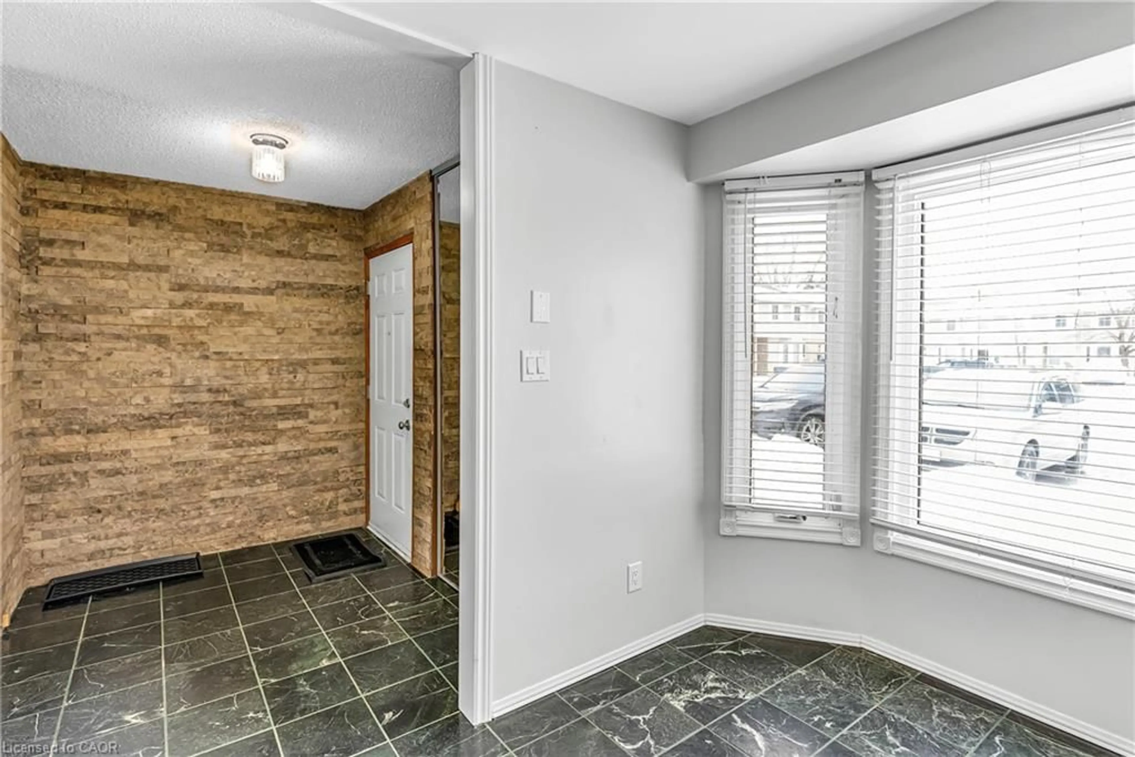 Indoor entryway for 10 Mill Creek Rd #31, Cambridge Ontario N1R 1J6