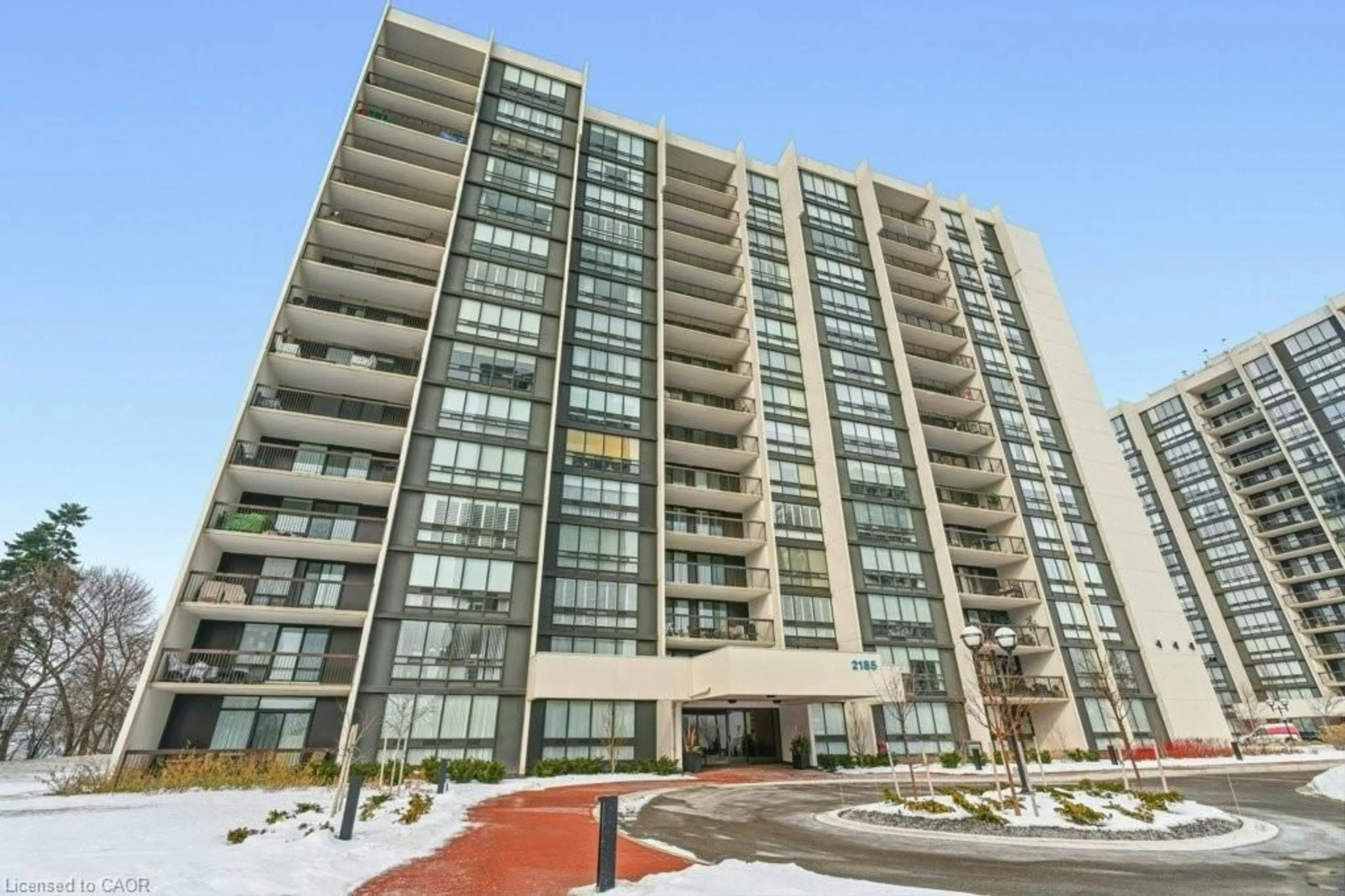 Indoor foyer for 2185 Marine Dr #906, Oakville Ontario L6L 5L6