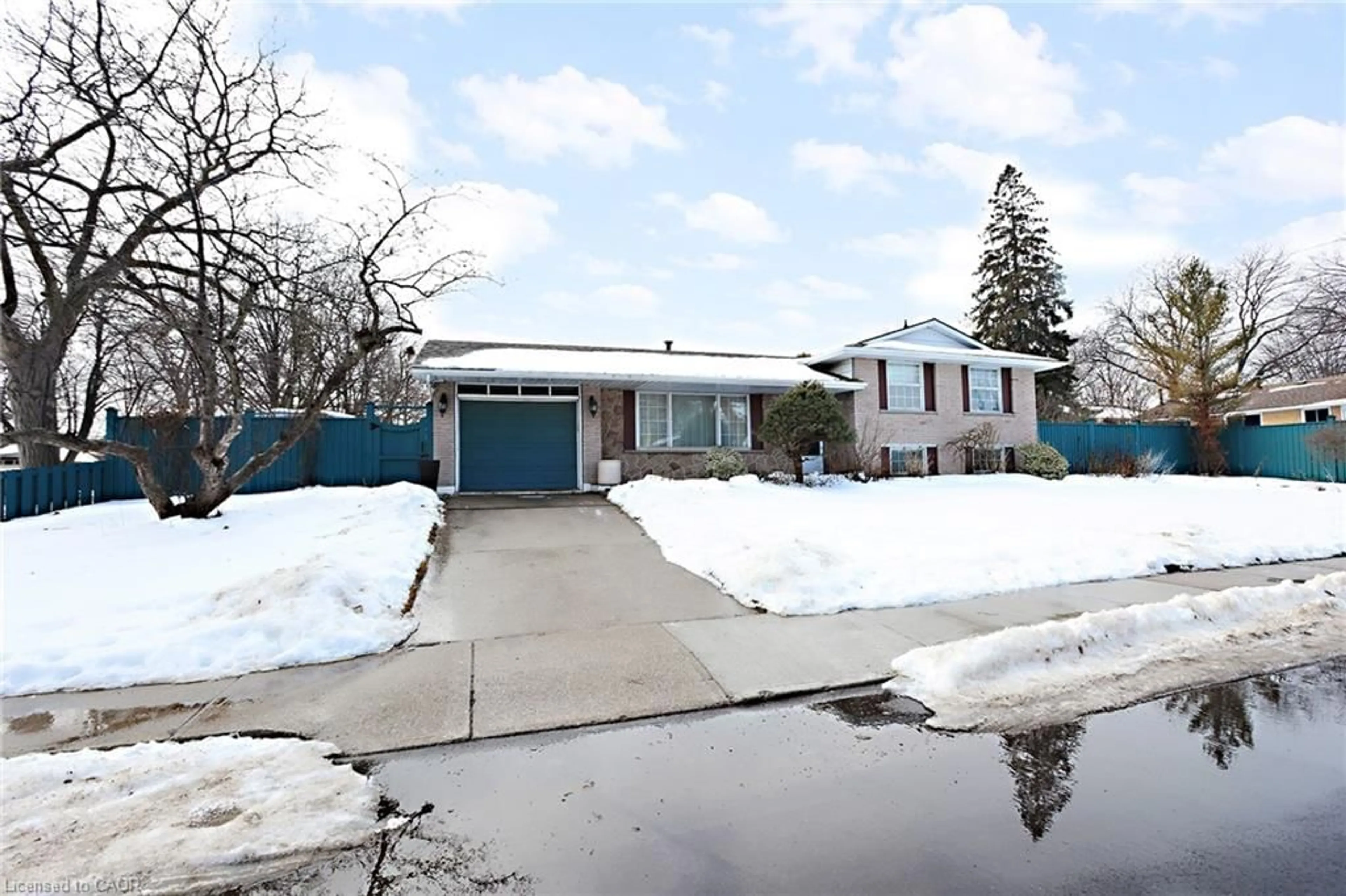 Unknown for 1 Miami Dr, Hamilton Ontario L9C 2K2