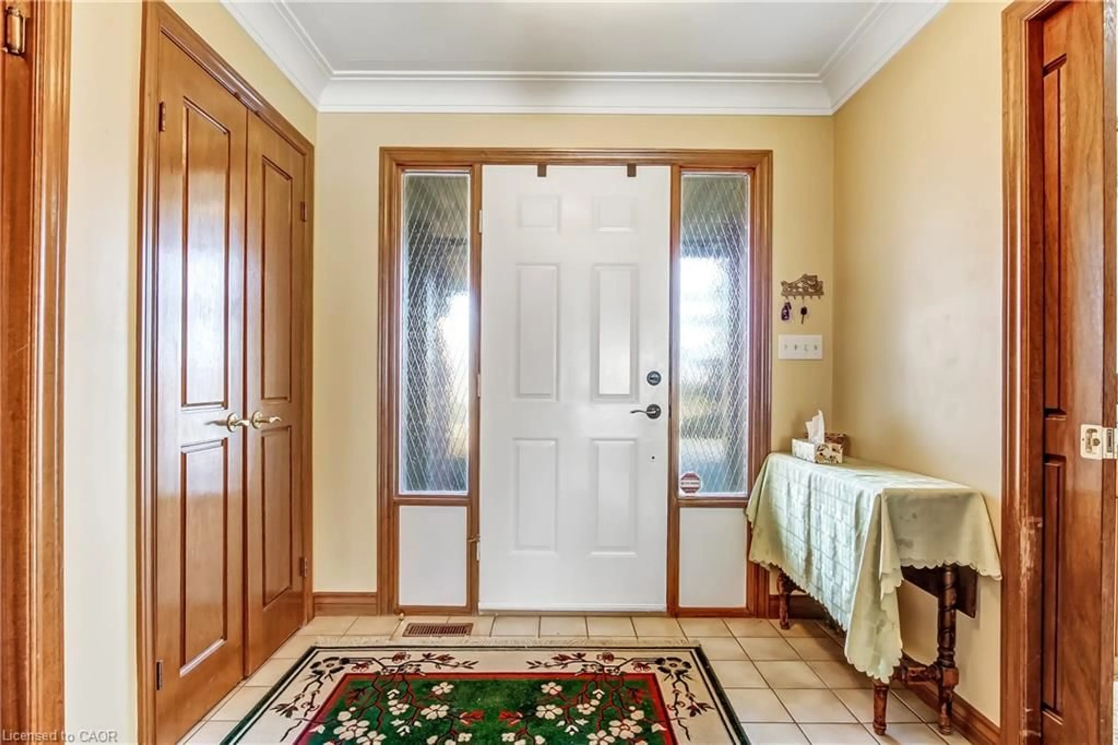 Indoor entryway for 1682 Concession 10 Rd, Windham Centre Ontario N0E 2A0