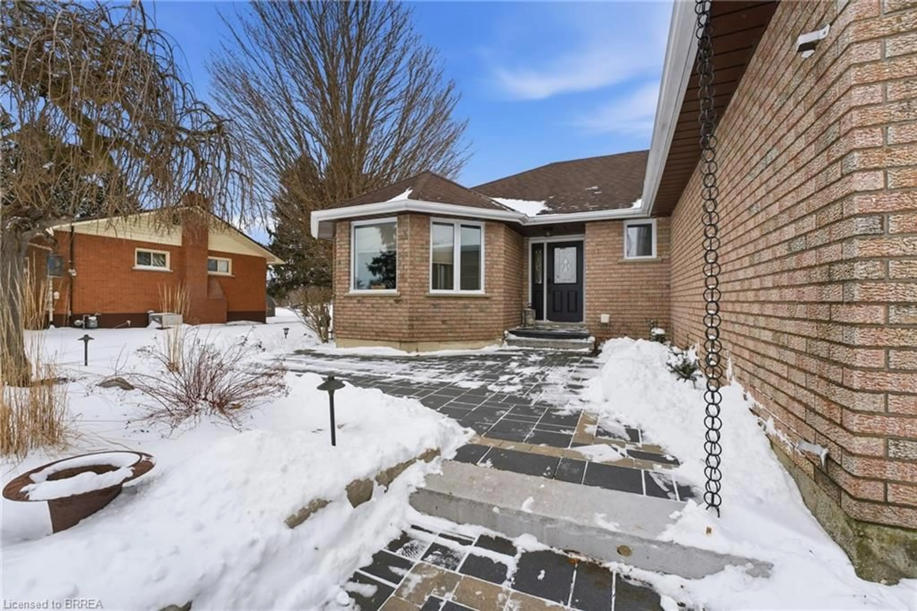 Home with brick exterior material, street for 270 Talbot St, Courtland Ontario N0J 1E0