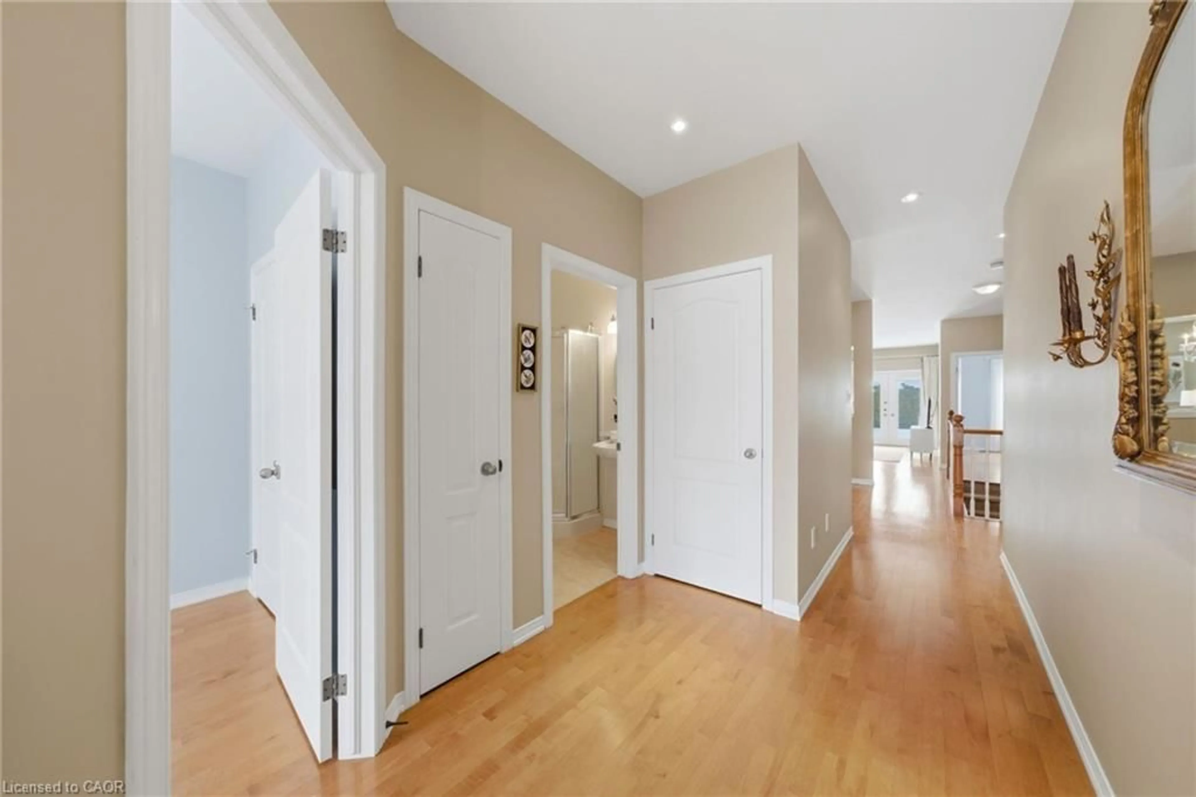 Indoor entryway for 46 Manitoulin Trail, Hamilton Ontario L9B 2X8