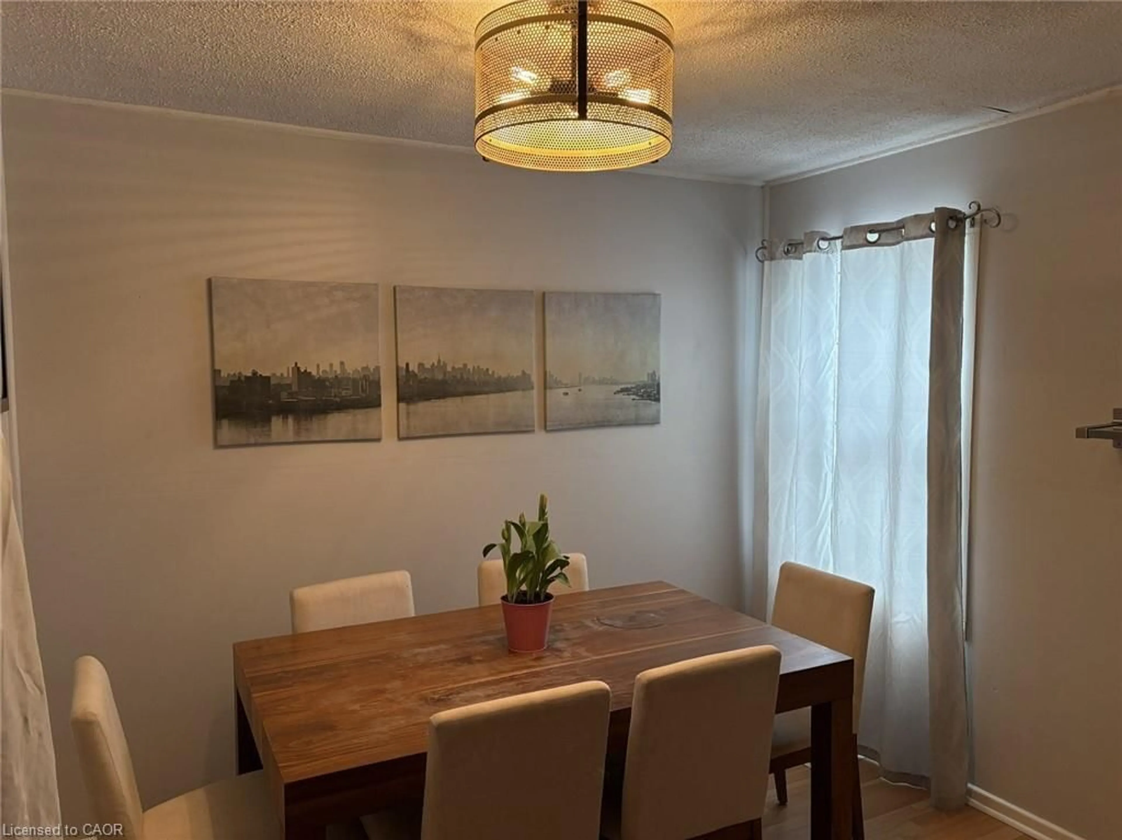 Dining room, wood/laminate floor for 42 Avenue Rd, Cambridge Ontario N1R 1B9