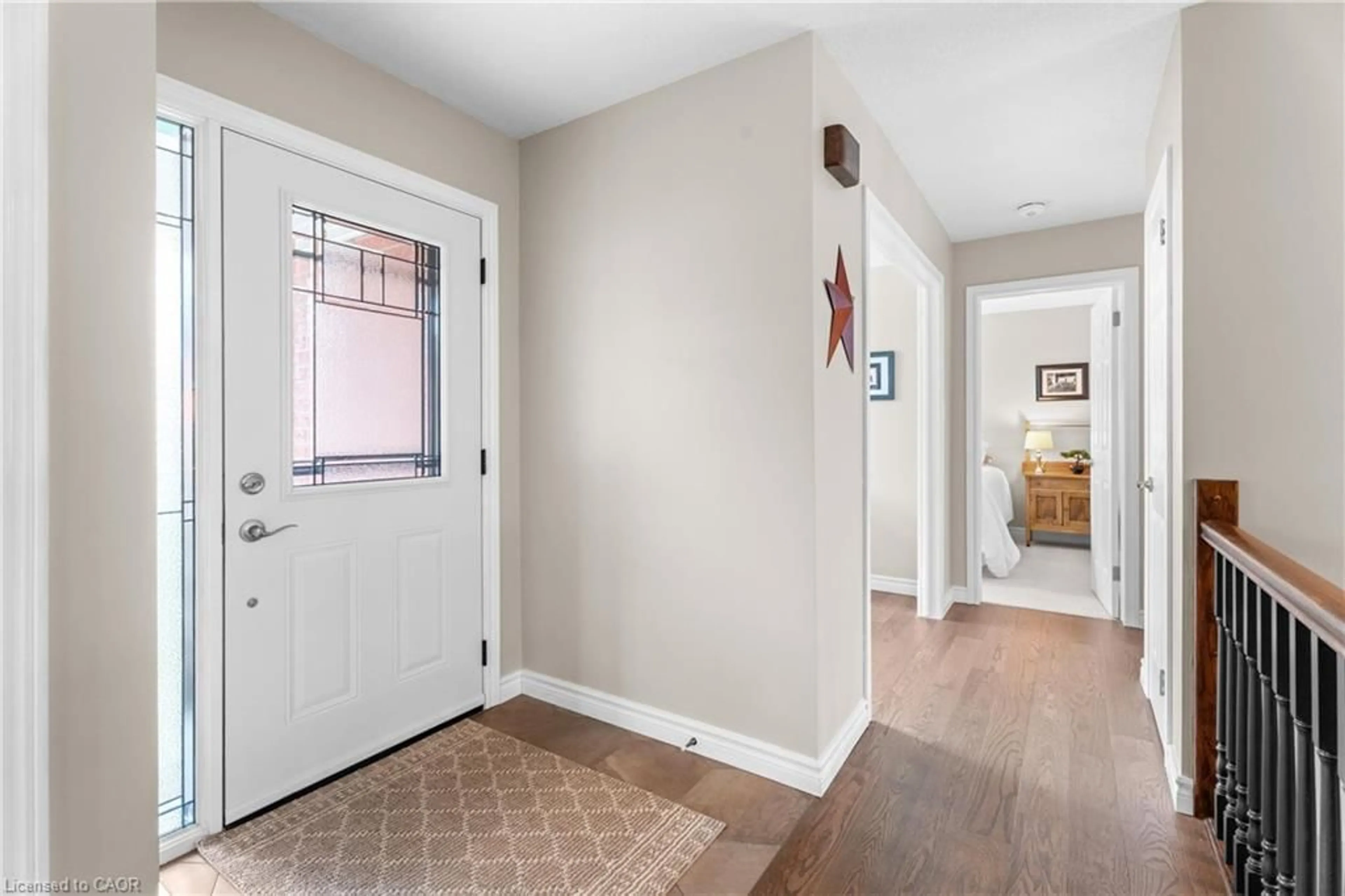 Indoor entryway for 28 Keating Dr, Elora Ontario N0B 1S0