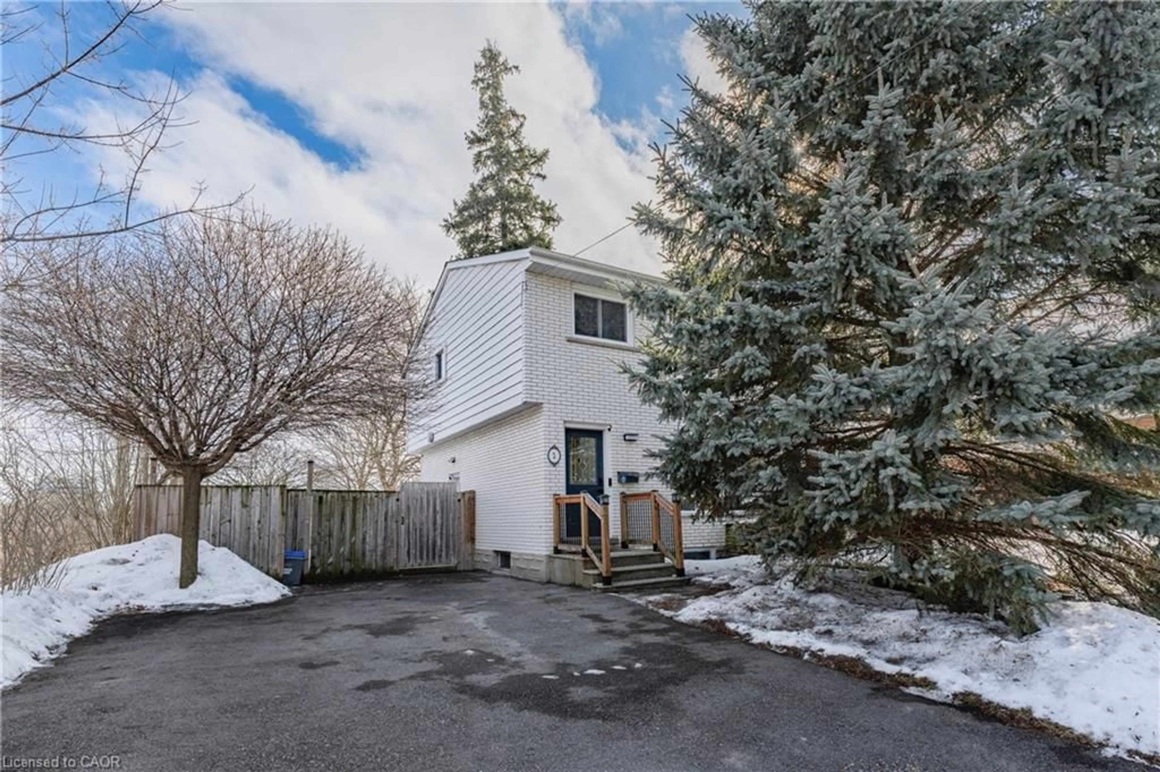 A pic from outside/outdoor area/front of a property/back of a property/a pic from drone, street for 2 Fisher Mills Rd, Cambridge Ontario N3C 1C7