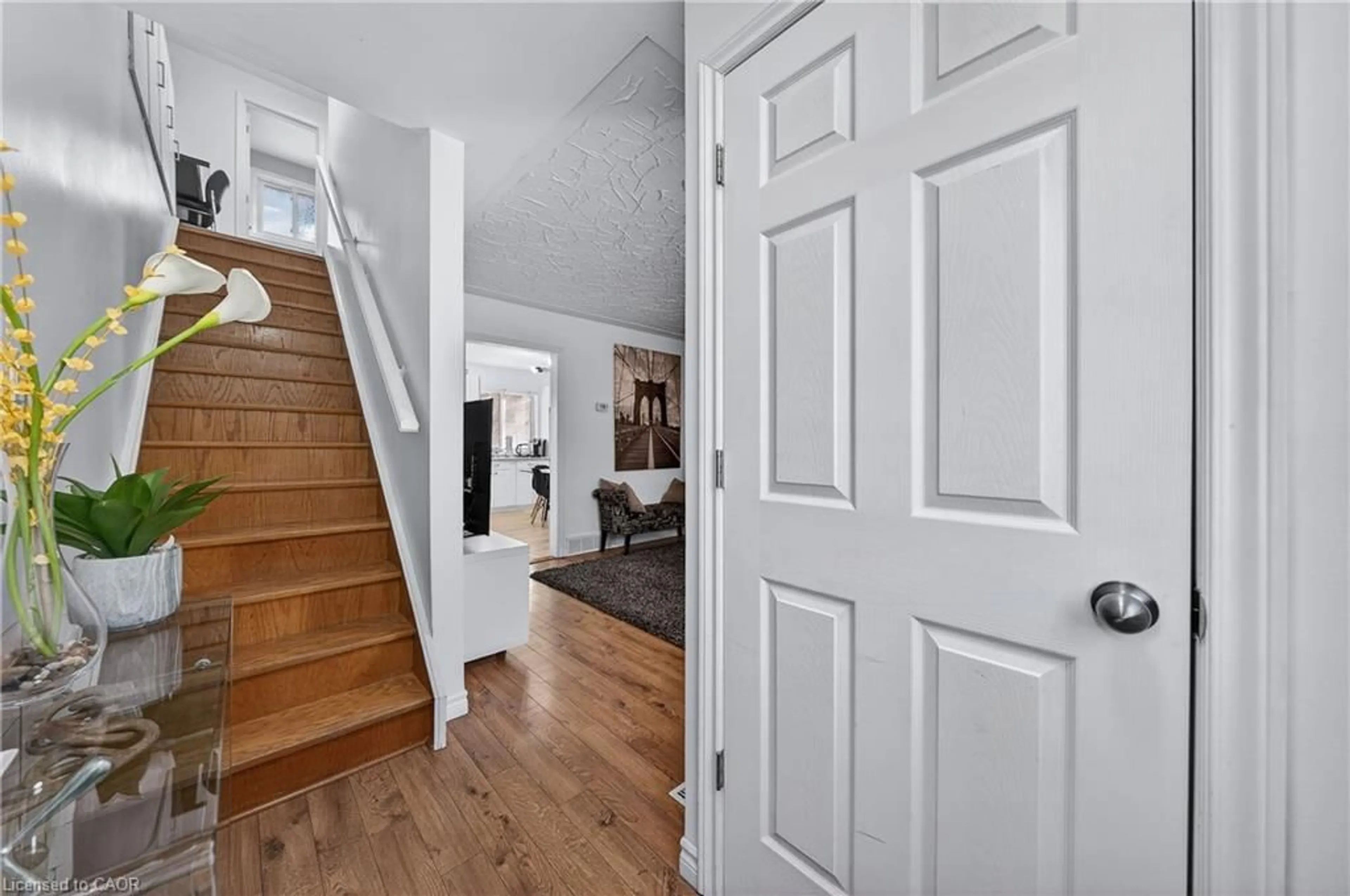 Indoor entryway for 2 Fisher Mills Rd, Cambridge Ontario N3C 1C7