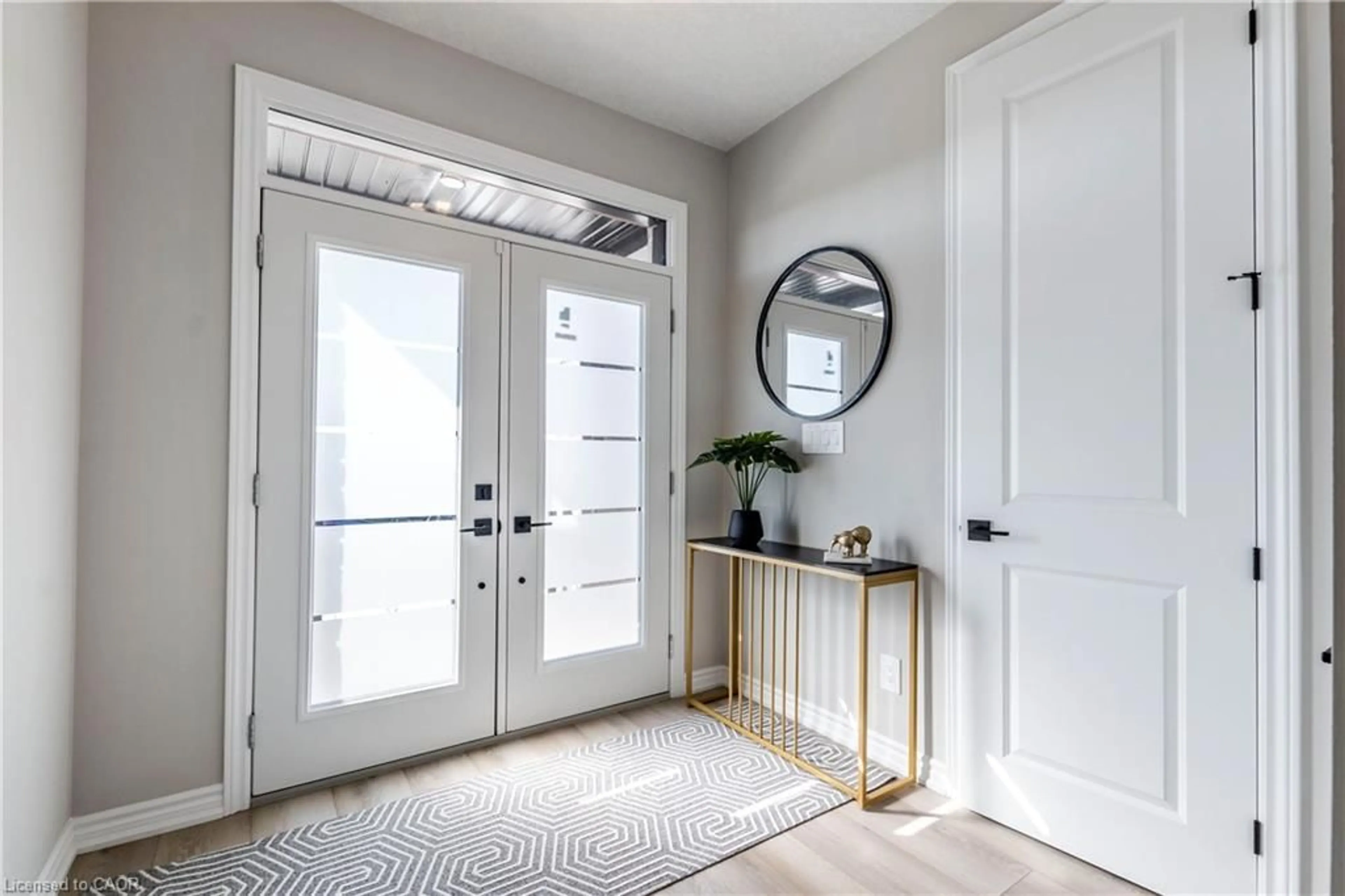 Indoor entryway for 119 Langridge Way, Cambridge Ontario N1S 5B9