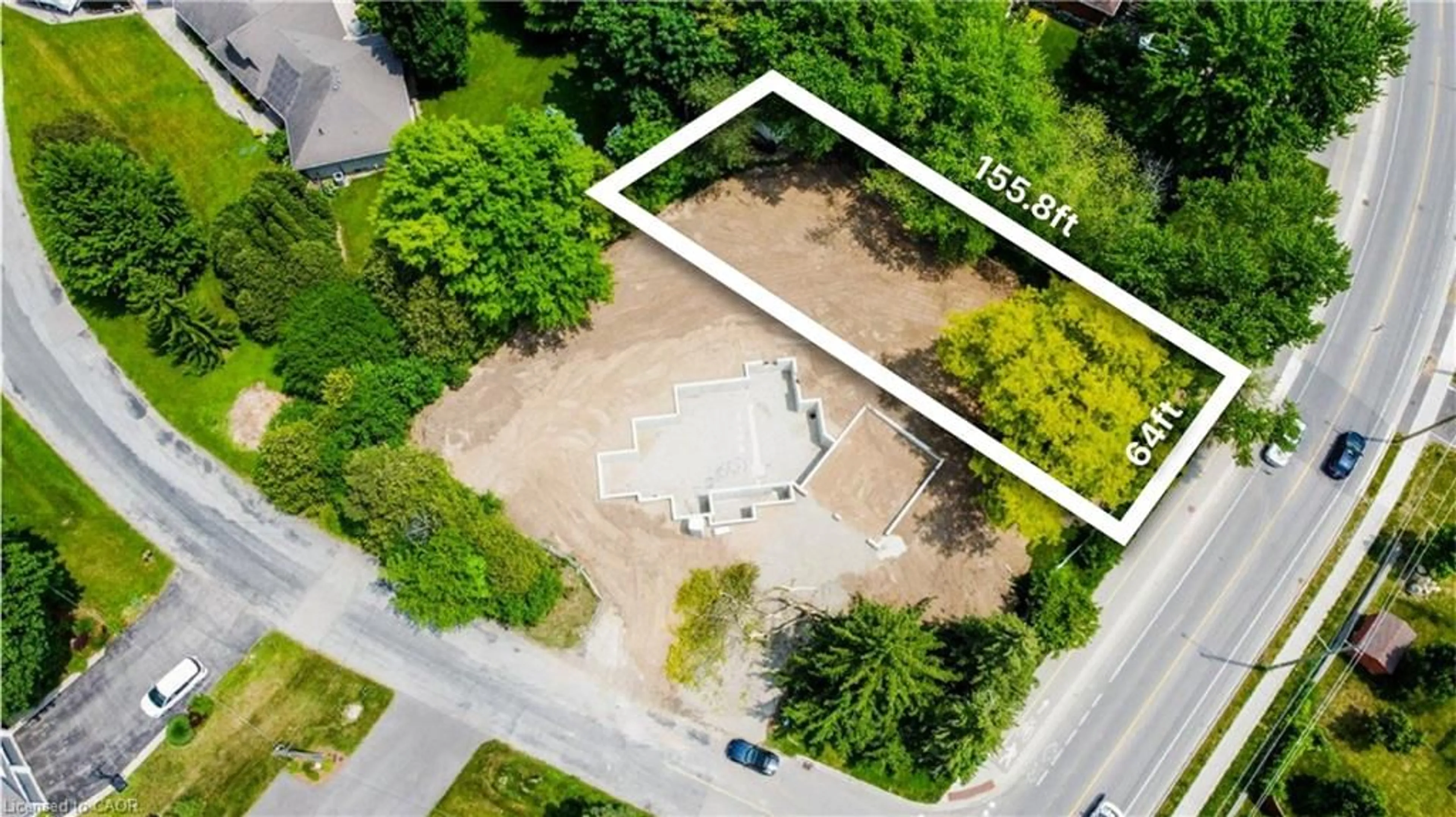 A pic from outside/outdoor area/front of a property/back of a property/a pic from drone, street for 416 Woolwich St, Waterloo Ontario N2K 2L3