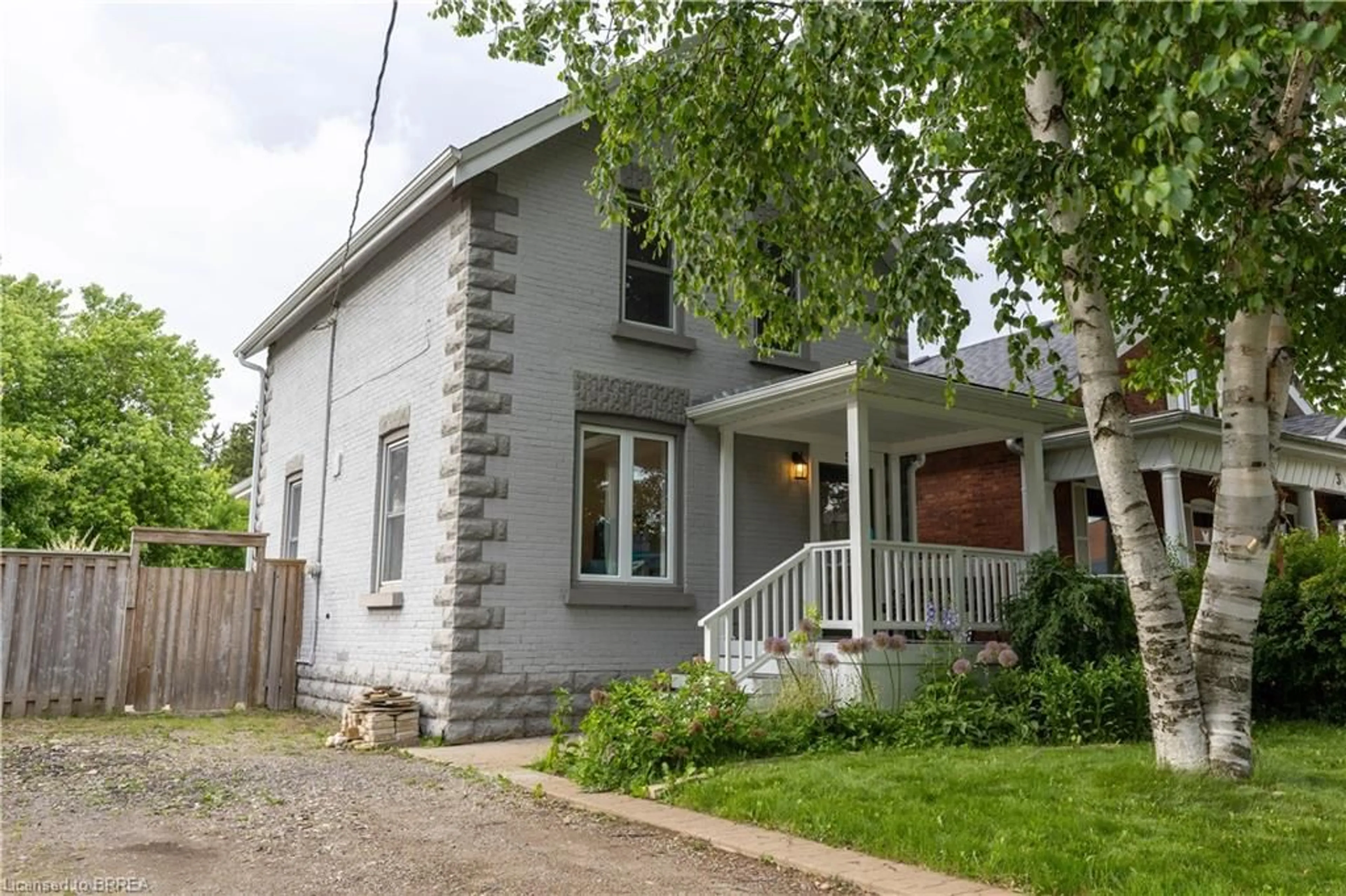 Unknown for 5 Wellington St, Paris Ontario N3L 1S3