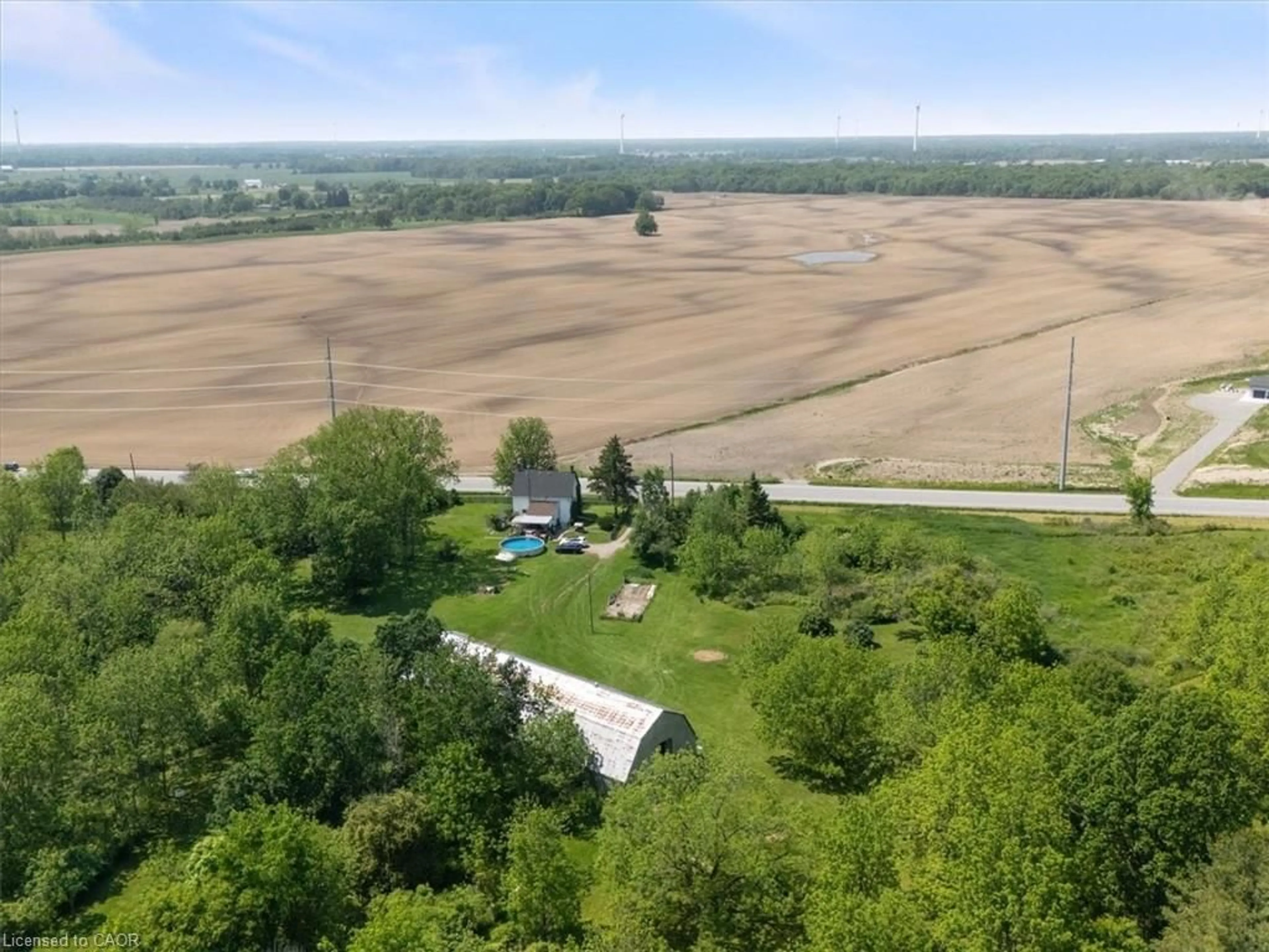A pic from outside/outdoor area/front of a property/back of a property/a pic from drone, unknown for 5914 Canborough Rd, West Lincoln Ontario L0R 2J0