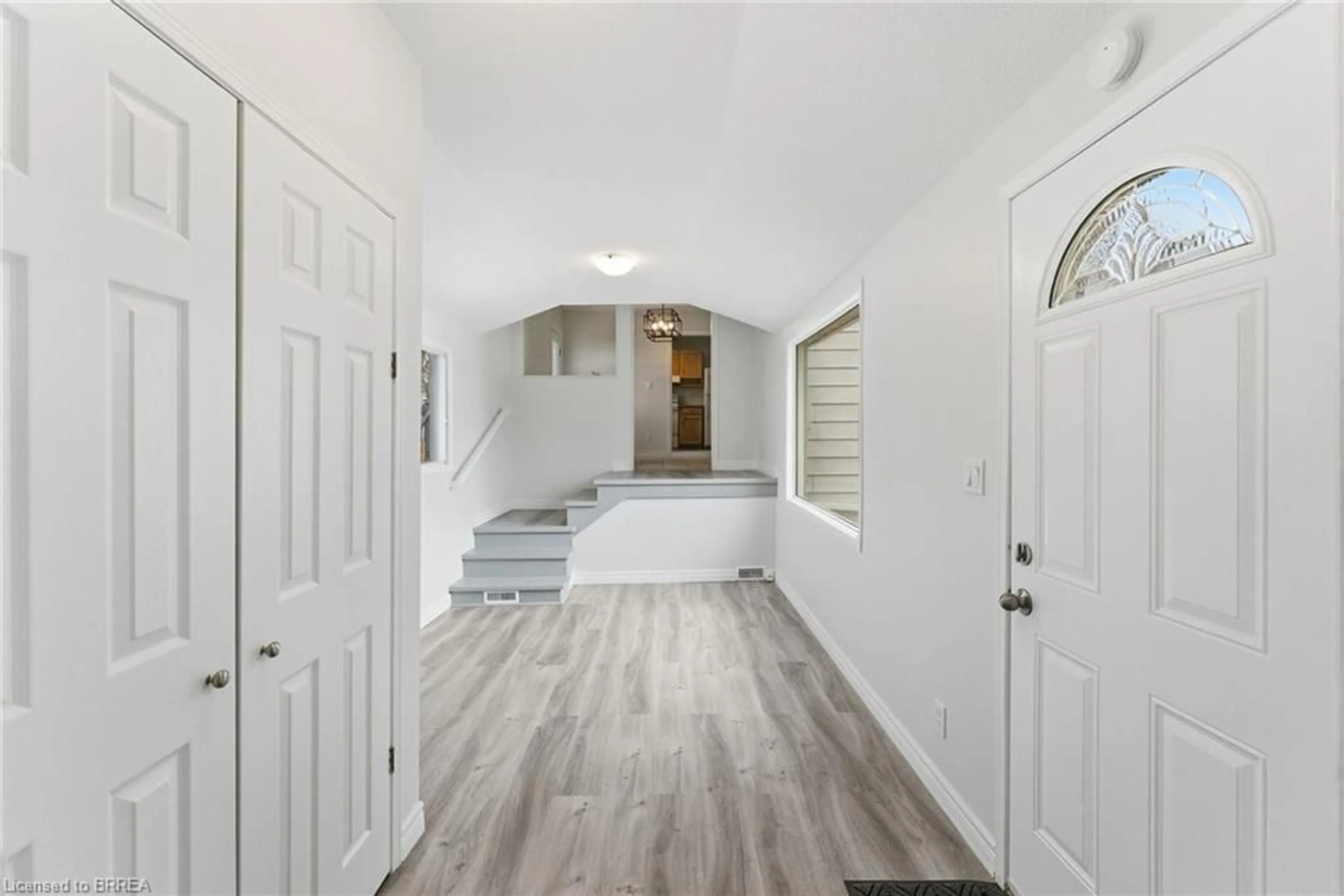 Indoor entryway for 20 Villella Rd, Lowbanks Ontario N0A 1K0