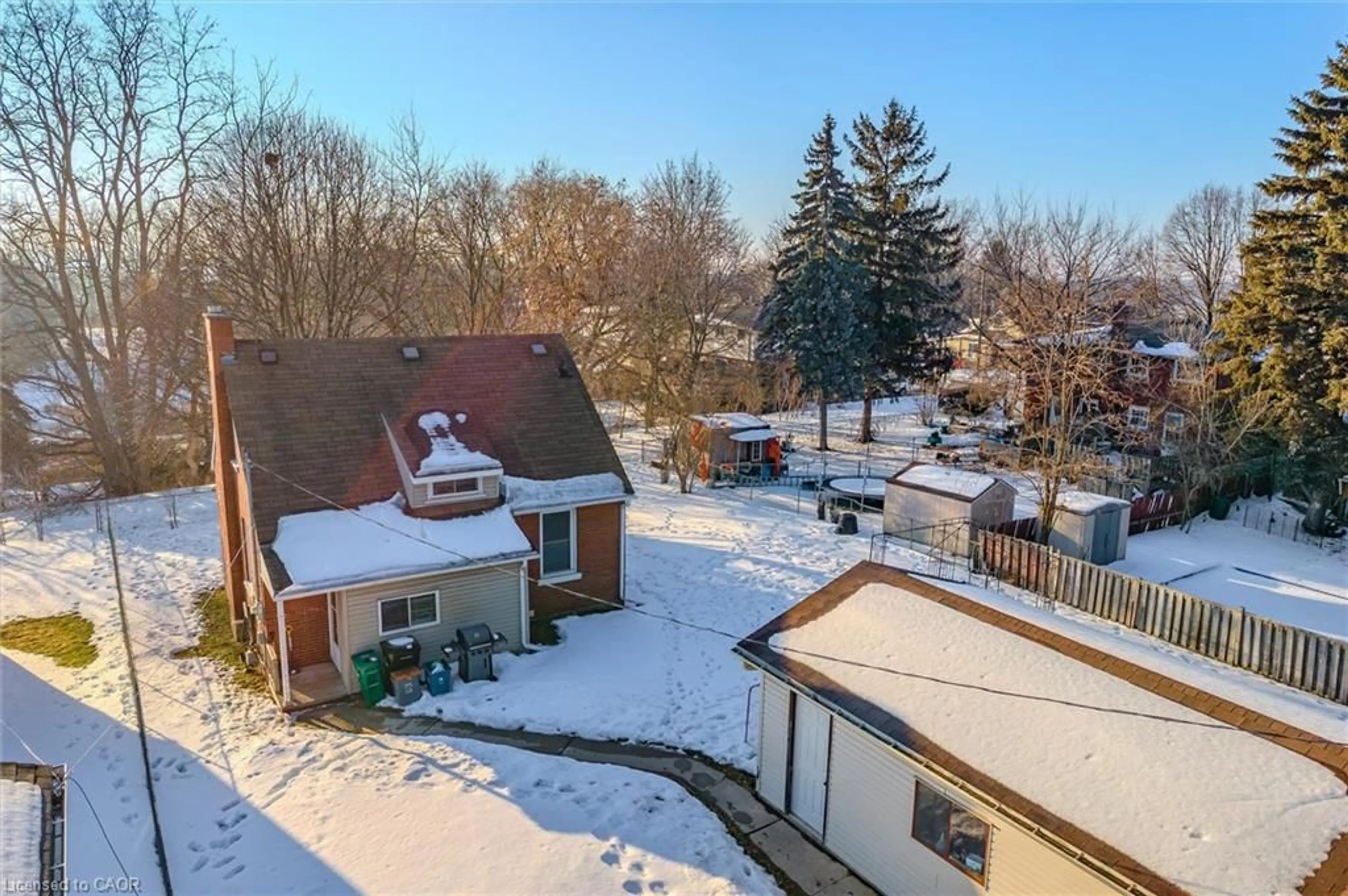 A pic from outside/outdoor area/front of a property/back of a property/a pic from drone, unknown for 81 Harvey Lane, Cambridge Ontario N3C 1N2