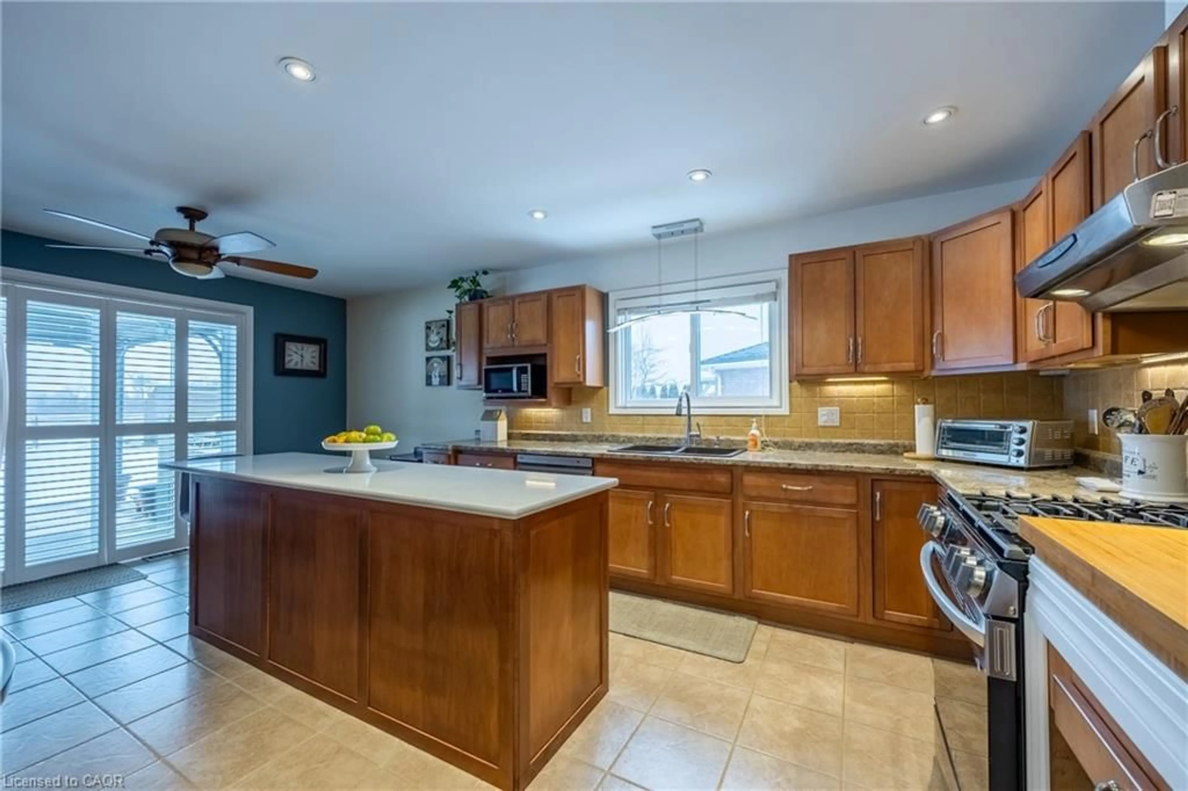 Open concept kitchen, ceramic/tile floor for 52 Backus Dr, Port Rowan Ontario N0E 1M0