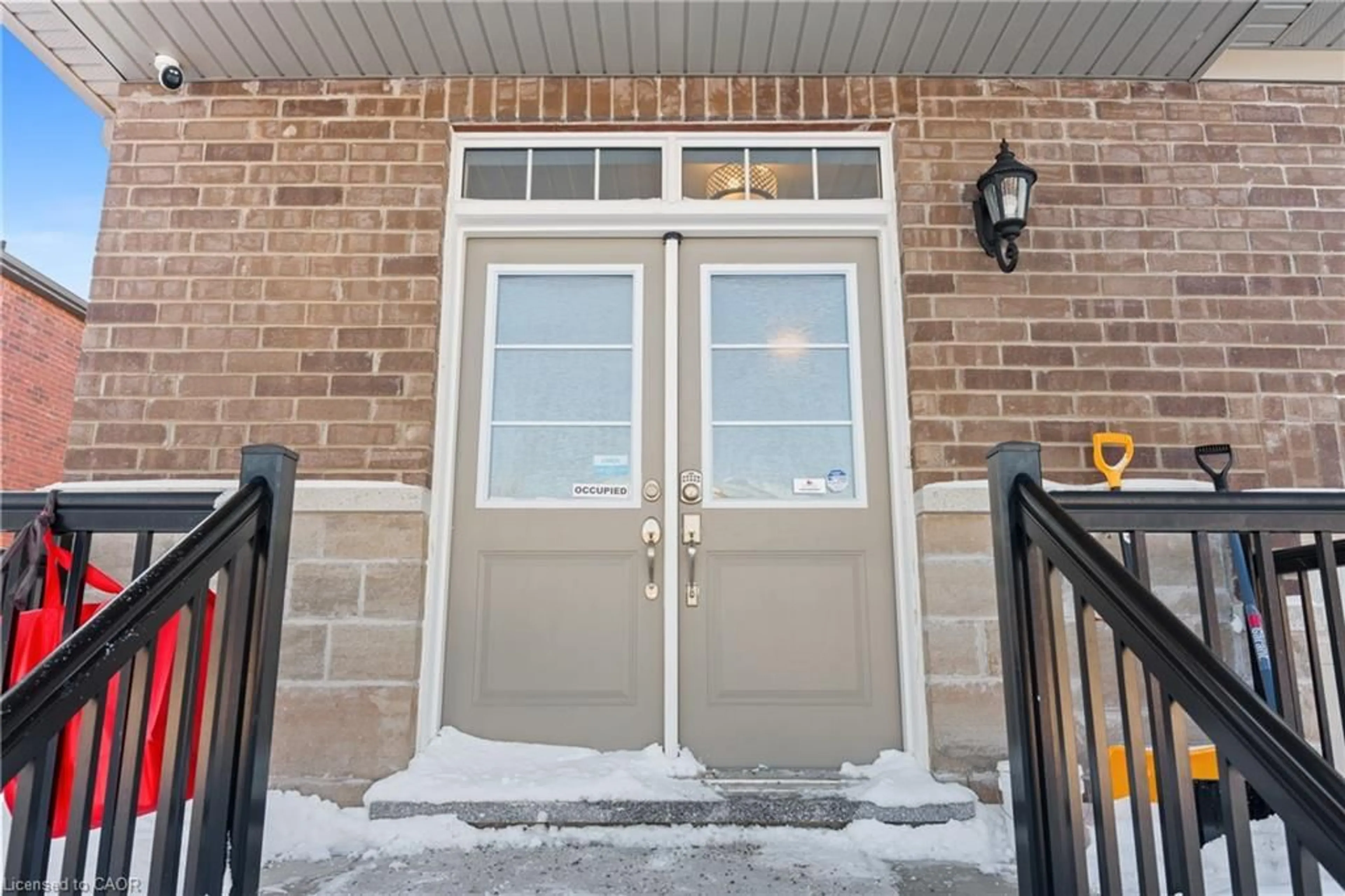 Indoor entryway for 18 Emerald St, Wasaga Beach Ontario L9Z 0K8