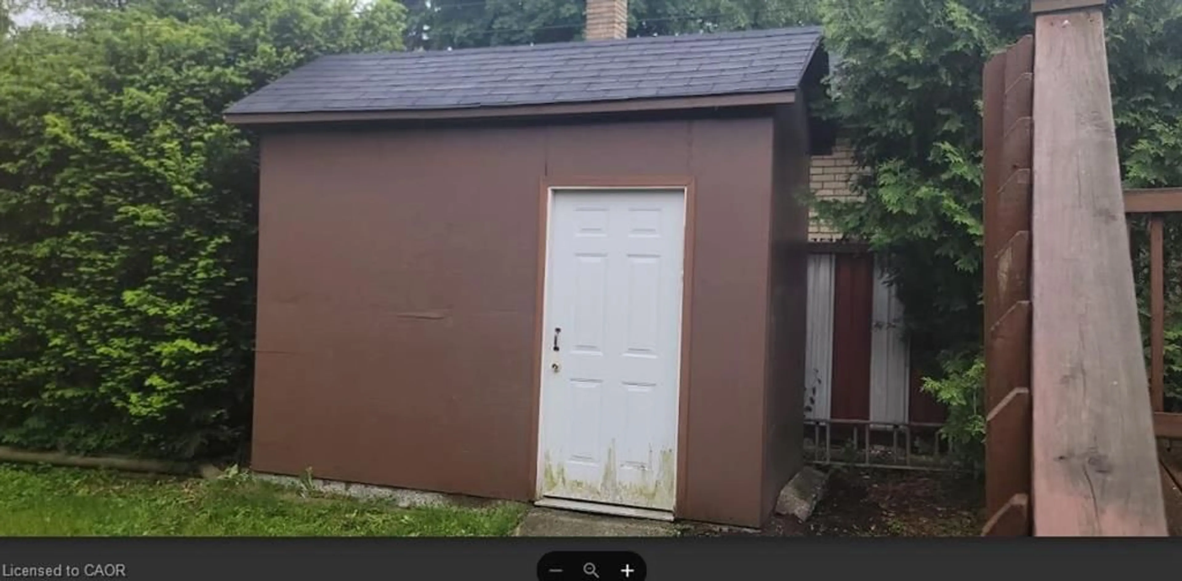 Shed for 51 East 16th St, Hamilton Ontario L9A 4J1