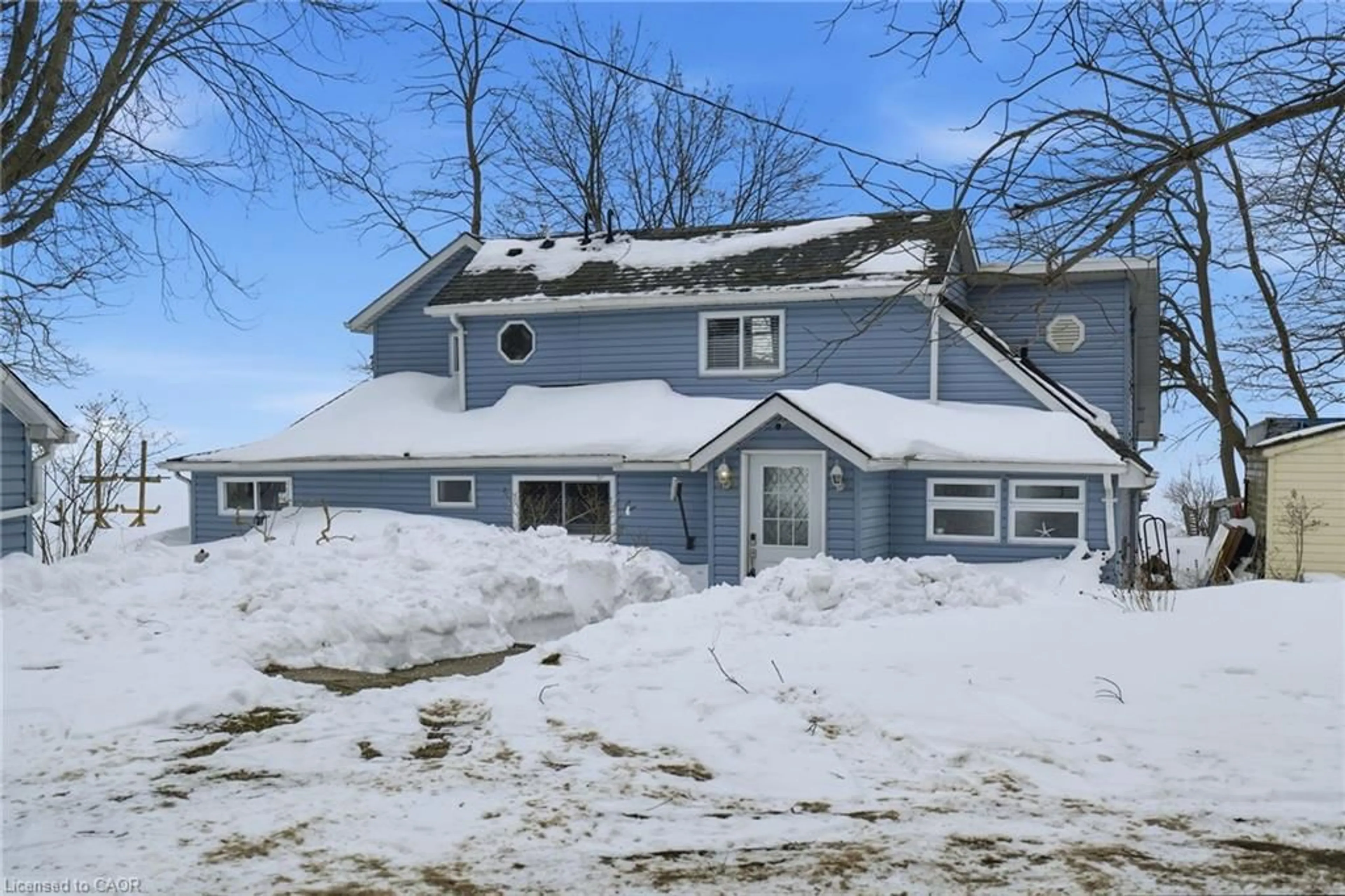 A pic from outside/outdoor area/front of a property/back of a property/a pic from drone, street for 735 Sandy Bay Rd, Dunnville Ontario N1A 2W6