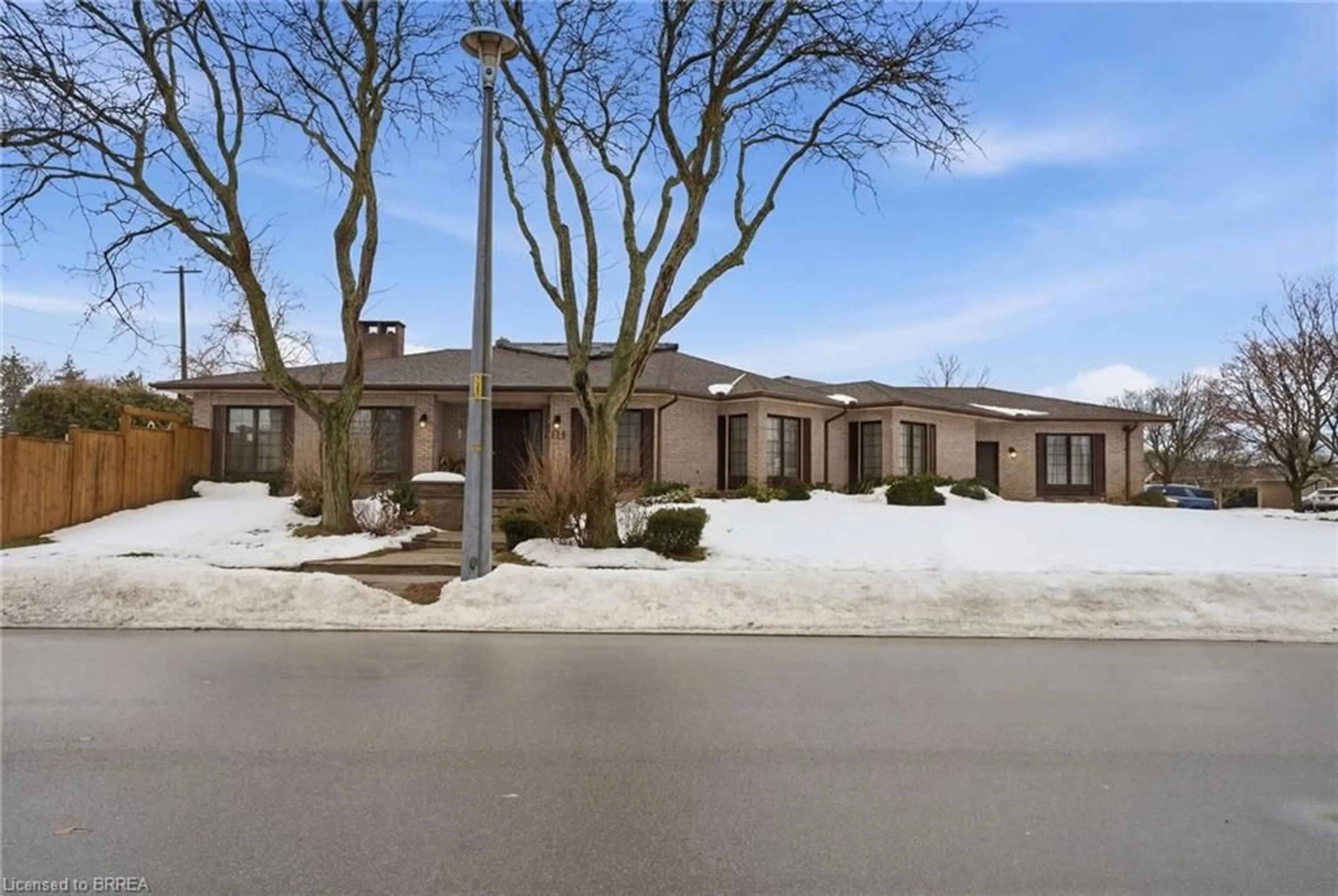 Unknown for 132 Oak St, Simcoe Ontario N3Y 4S3