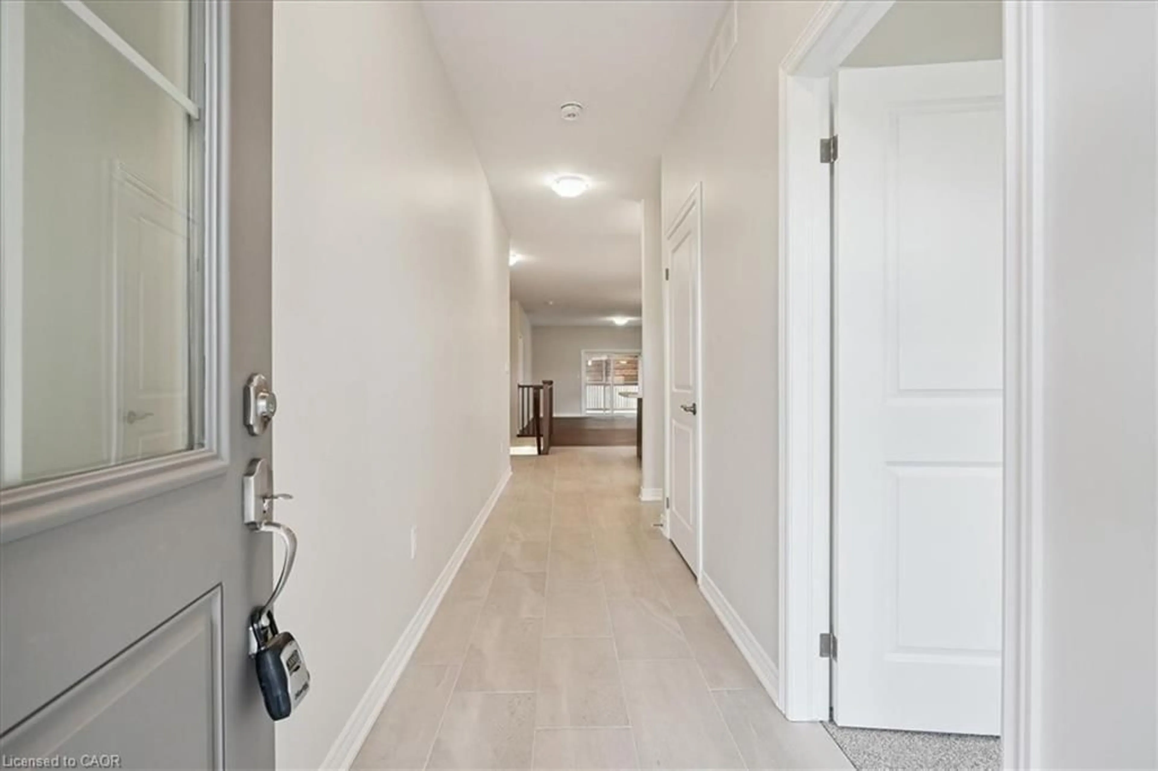 Indoor entryway for 15 Wiley Trail, Welland Ontario L3C 0K5